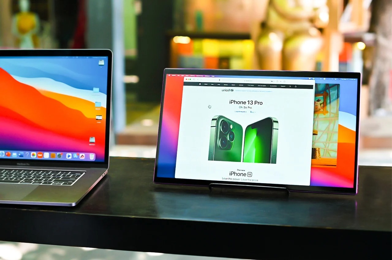 portable，computer，touch screen，