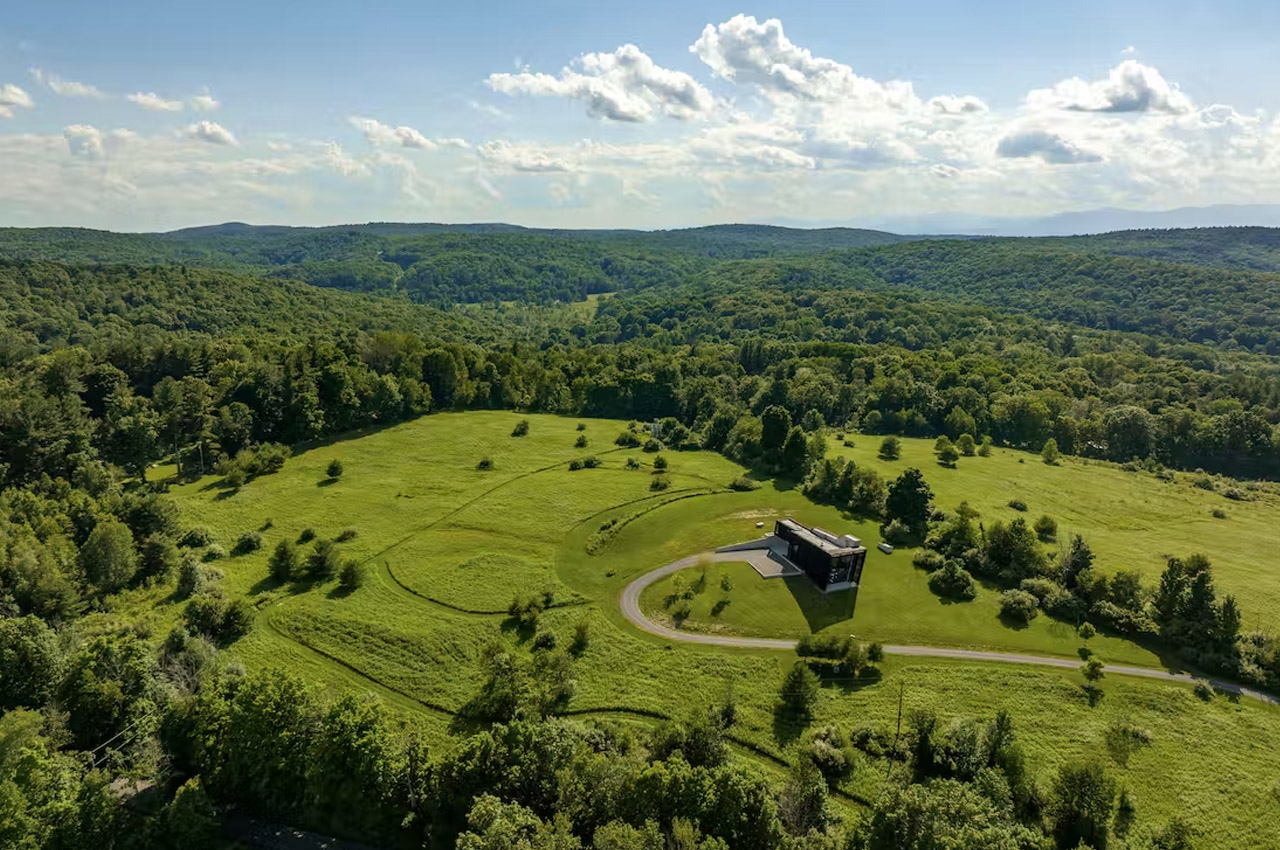 Vacation house，Architecture，tilt，sustainable，