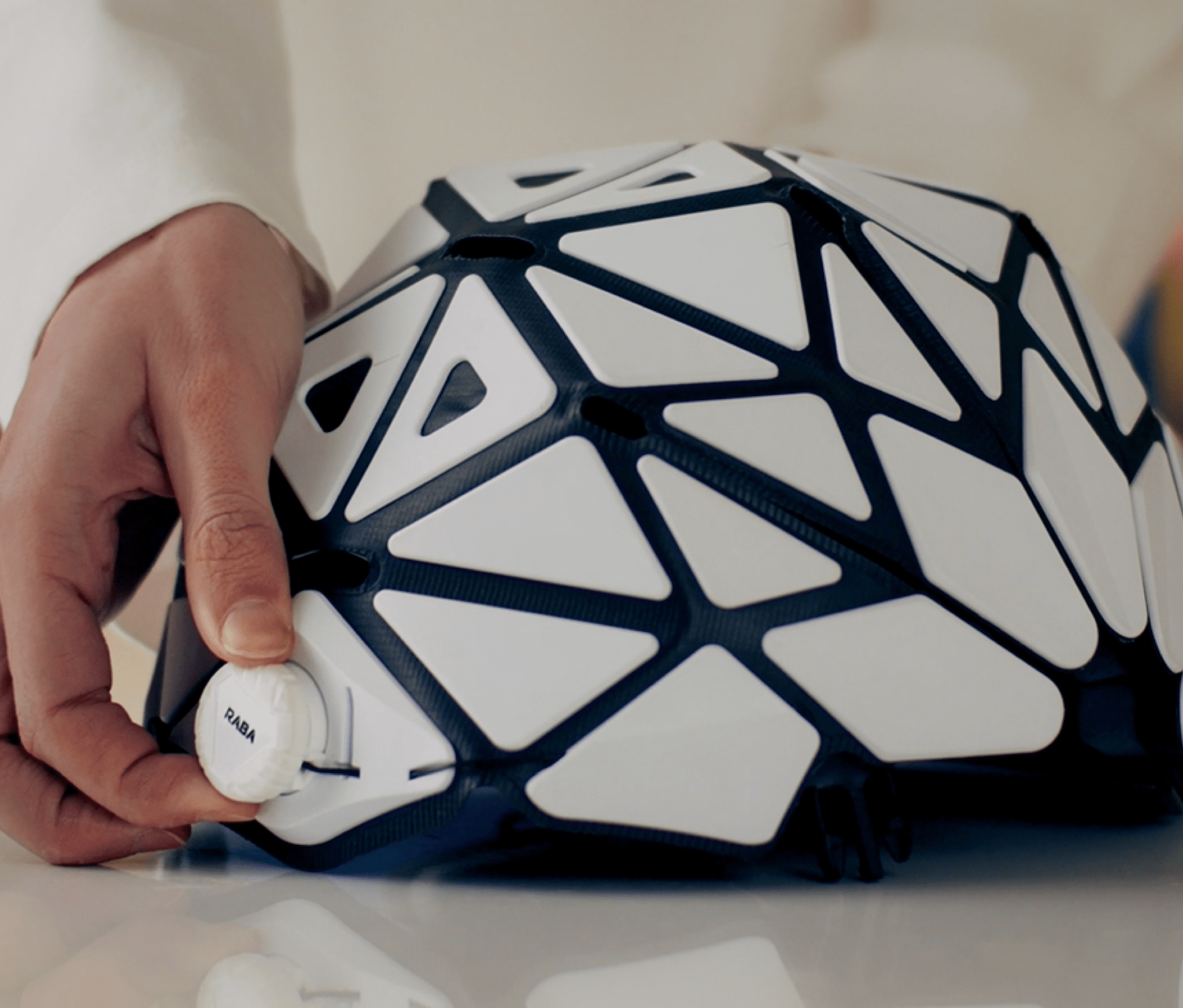 2022 Red Dot Product Design Award，RABA，safety hat，fold，