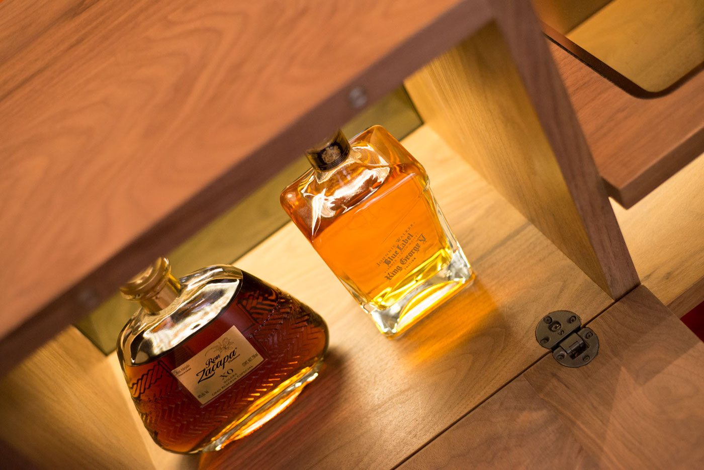 furniture，cabinet，woodiness，