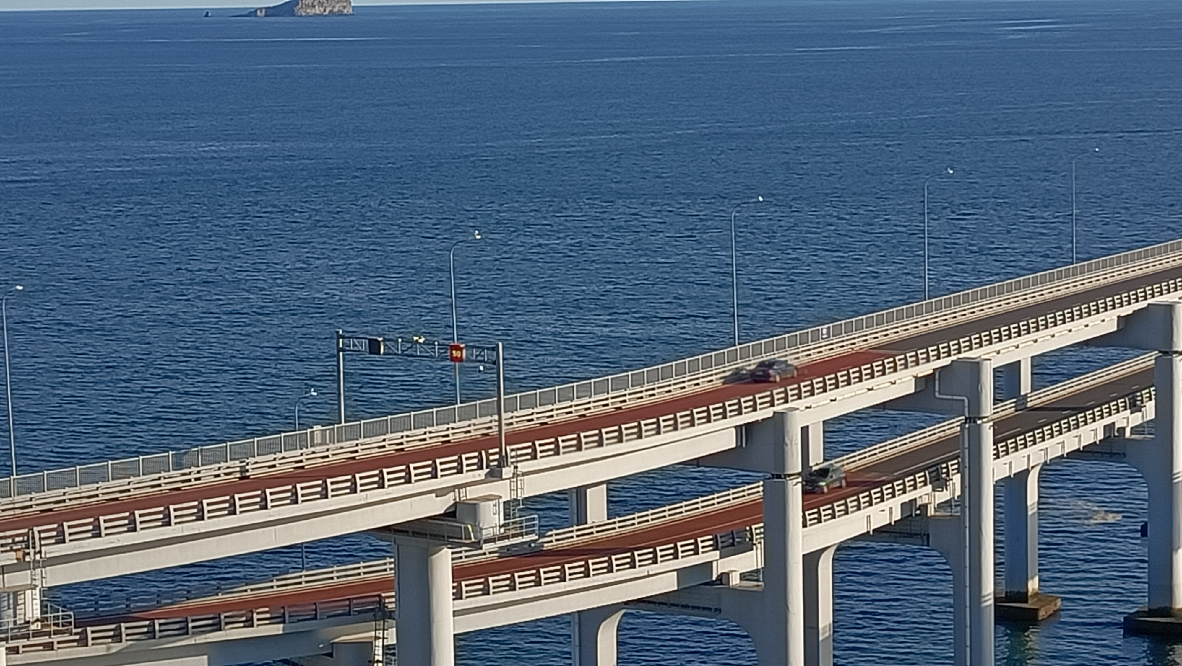 Note fork，Bridge，Road signs，Office Supplies，