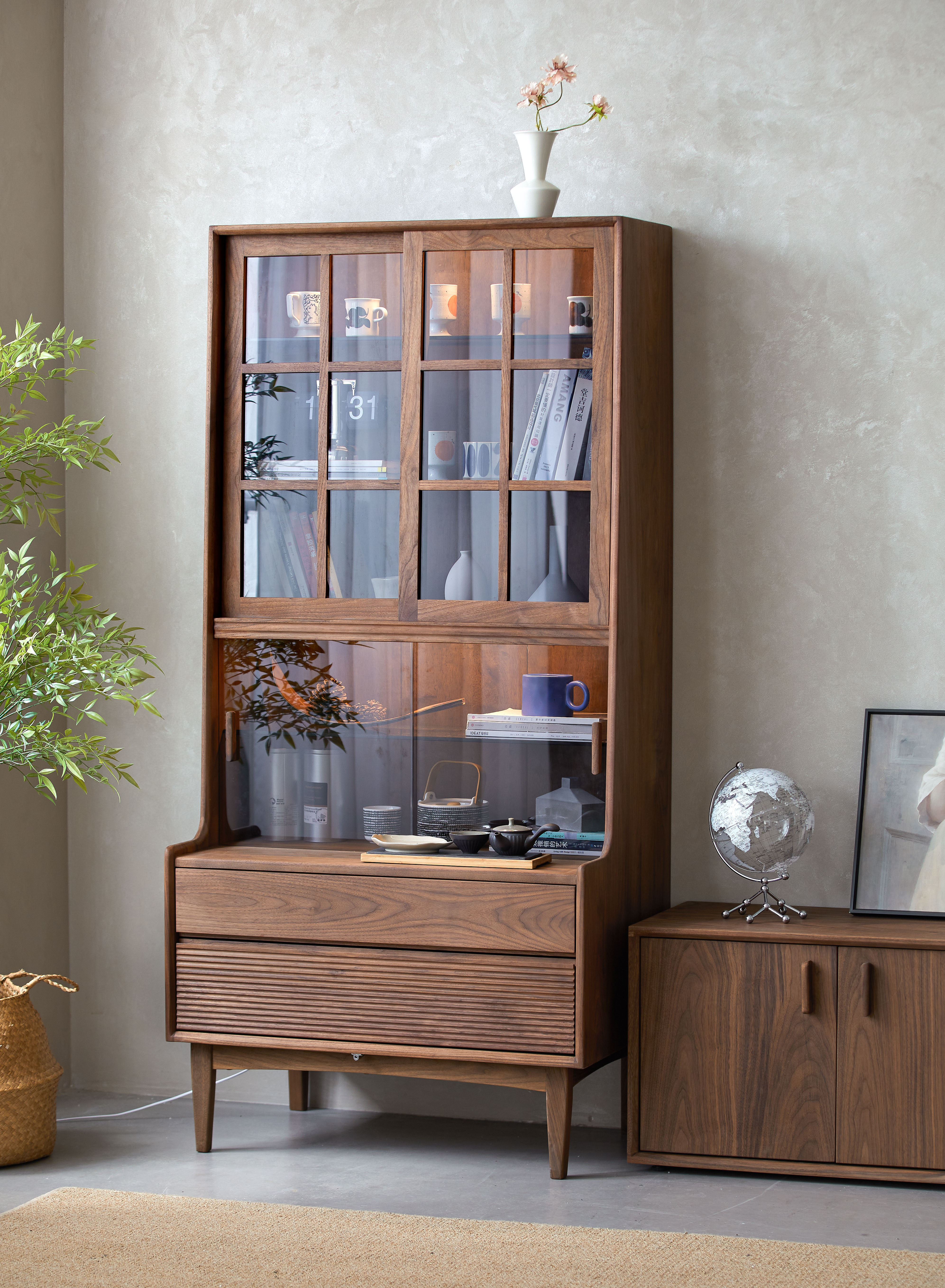 North American black walnut，Bookcase，furniture design ，