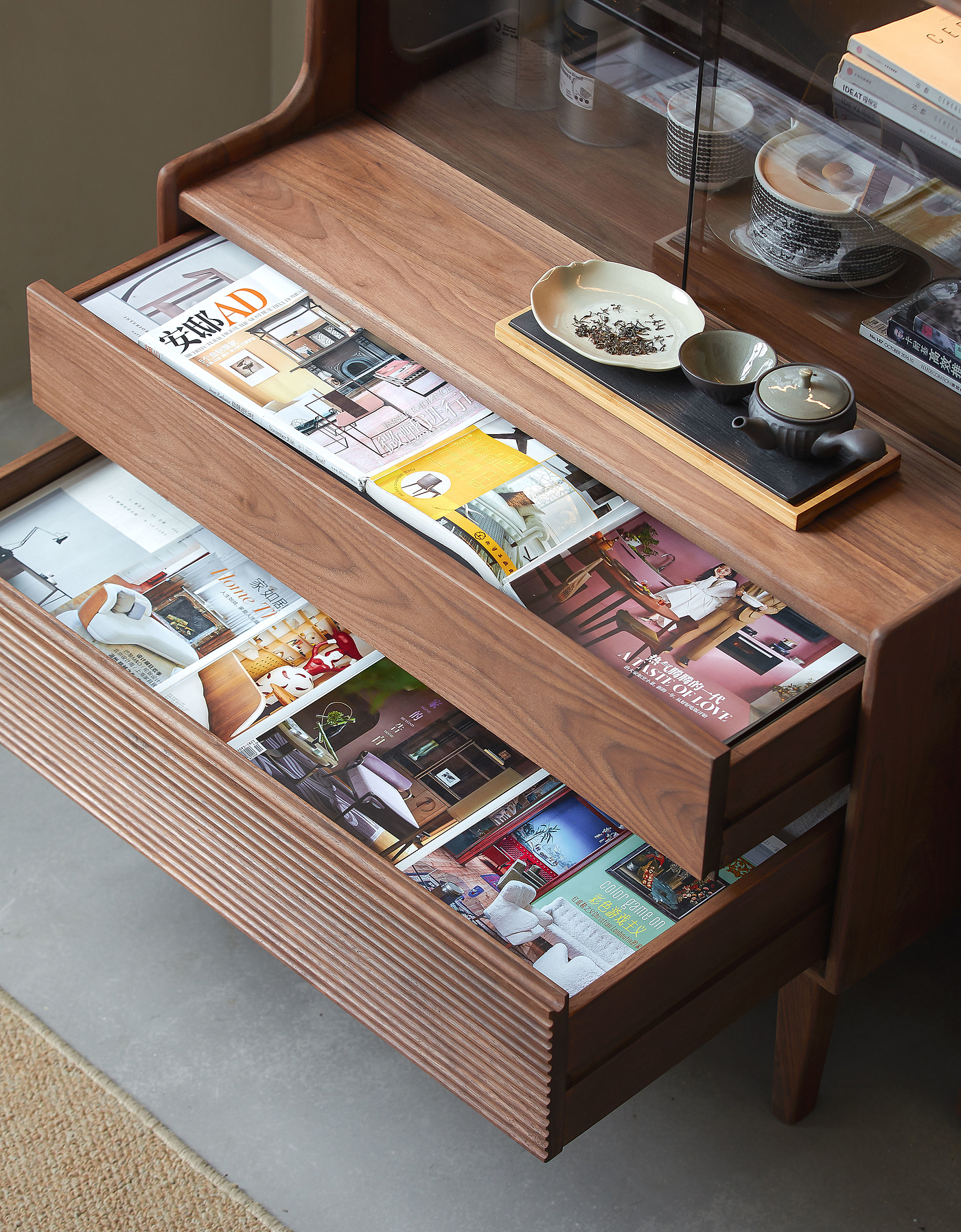 North American black walnut，Bookcase，furniture design ，