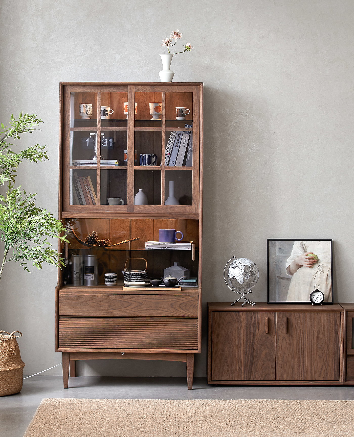 North American black walnut，Bookcase，furniture design ，