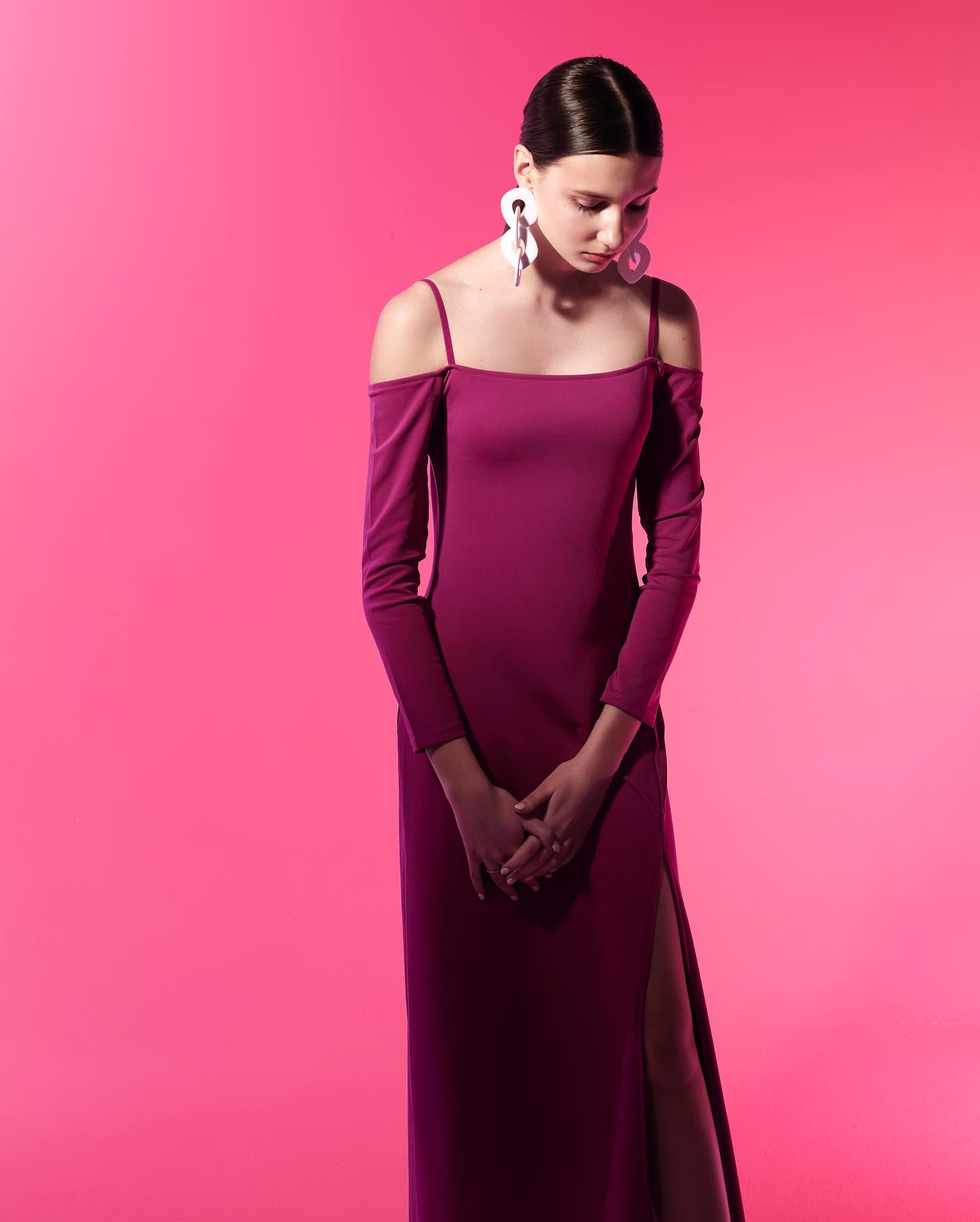 Pick up all kinds of portrait pictures and fix them.，