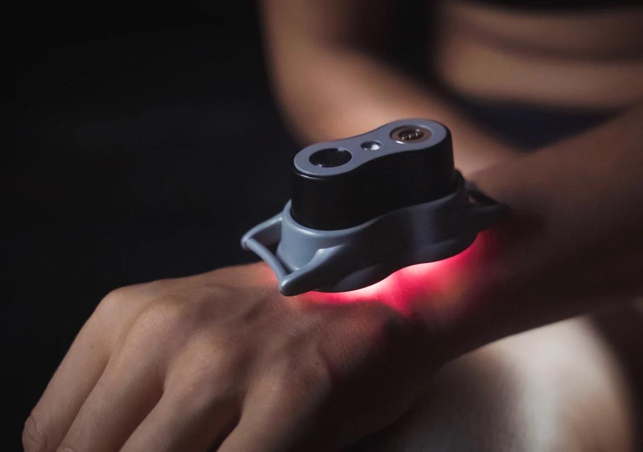 physiotherapy machine，Wearable ，Simple，product design，