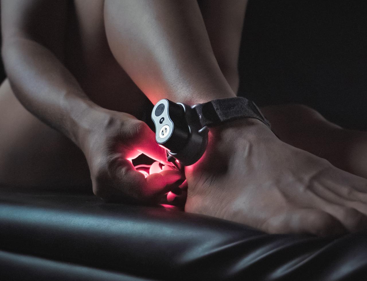 physiotherapy machine，Wearable ，Simple，product design，