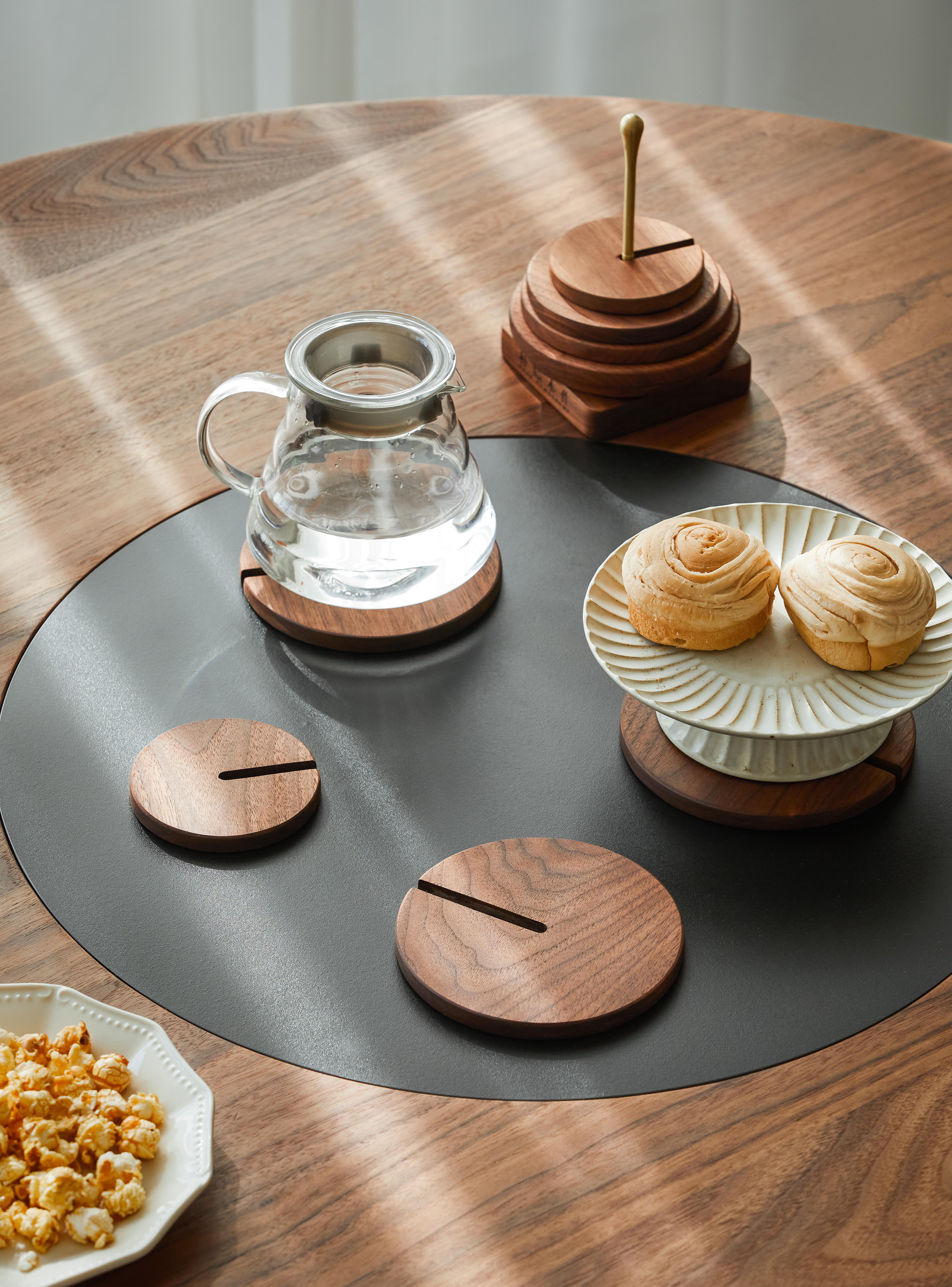 Furniture designer Ren Mengying，