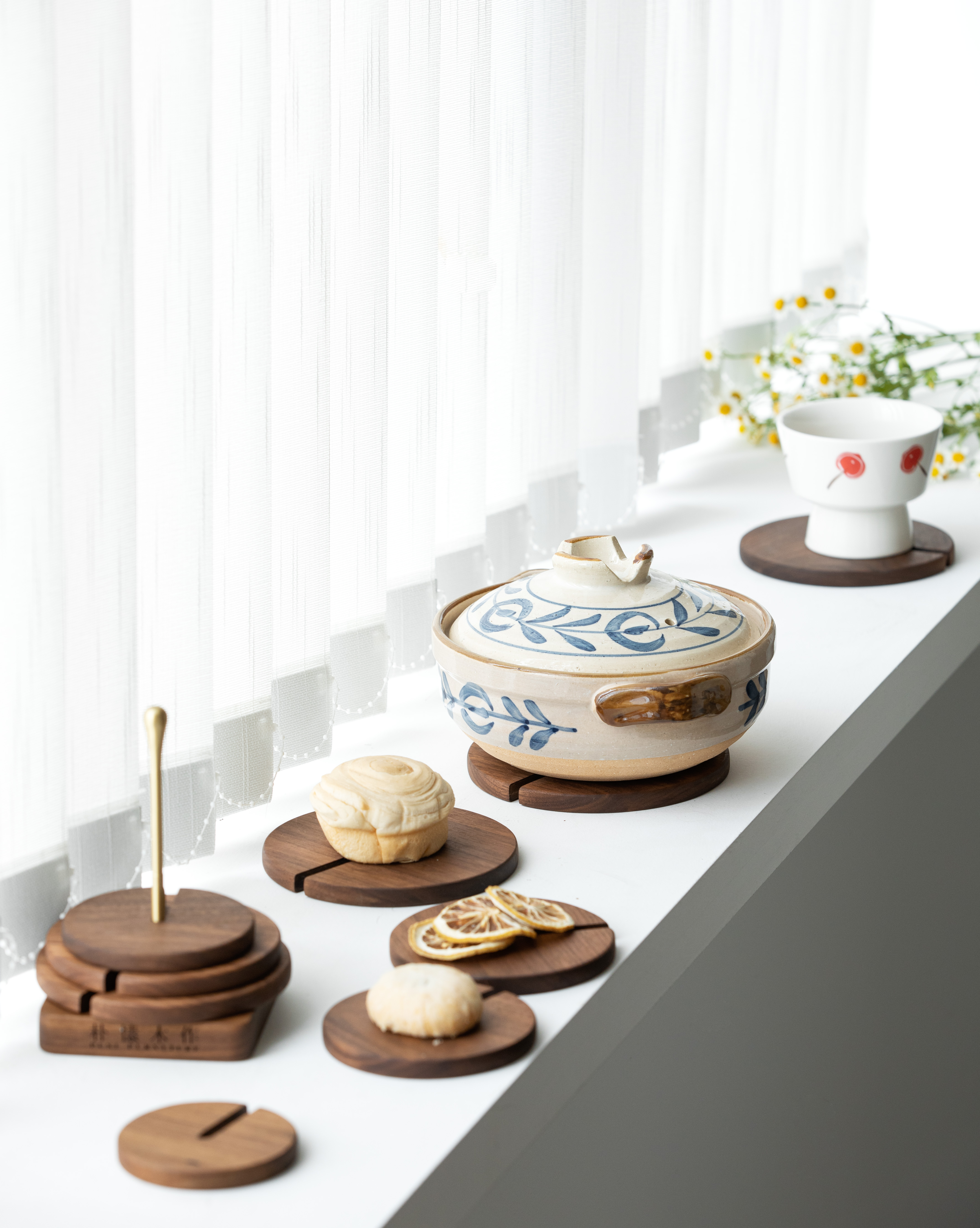 Furniture designer Ren Mengying，