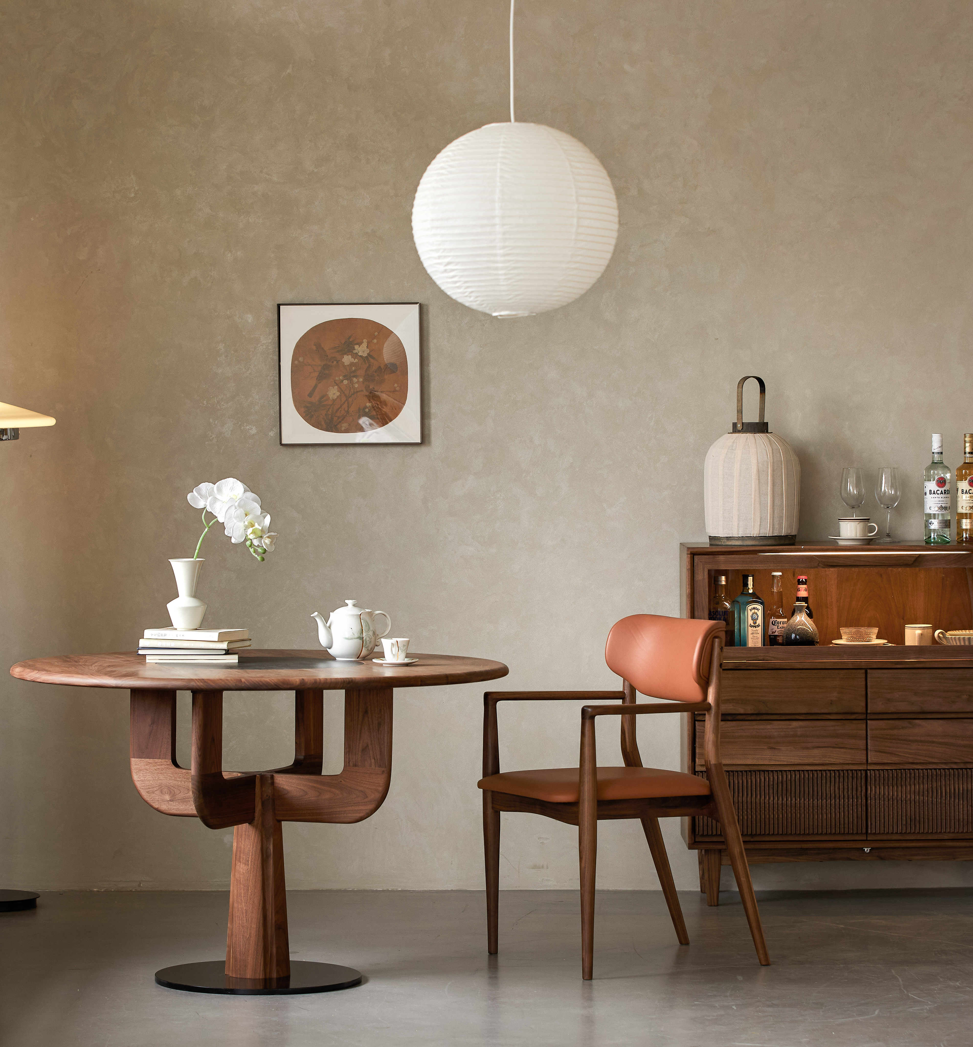 round table，Solid wood furniture，Home design，North American black walnut，Restaurant decoration，