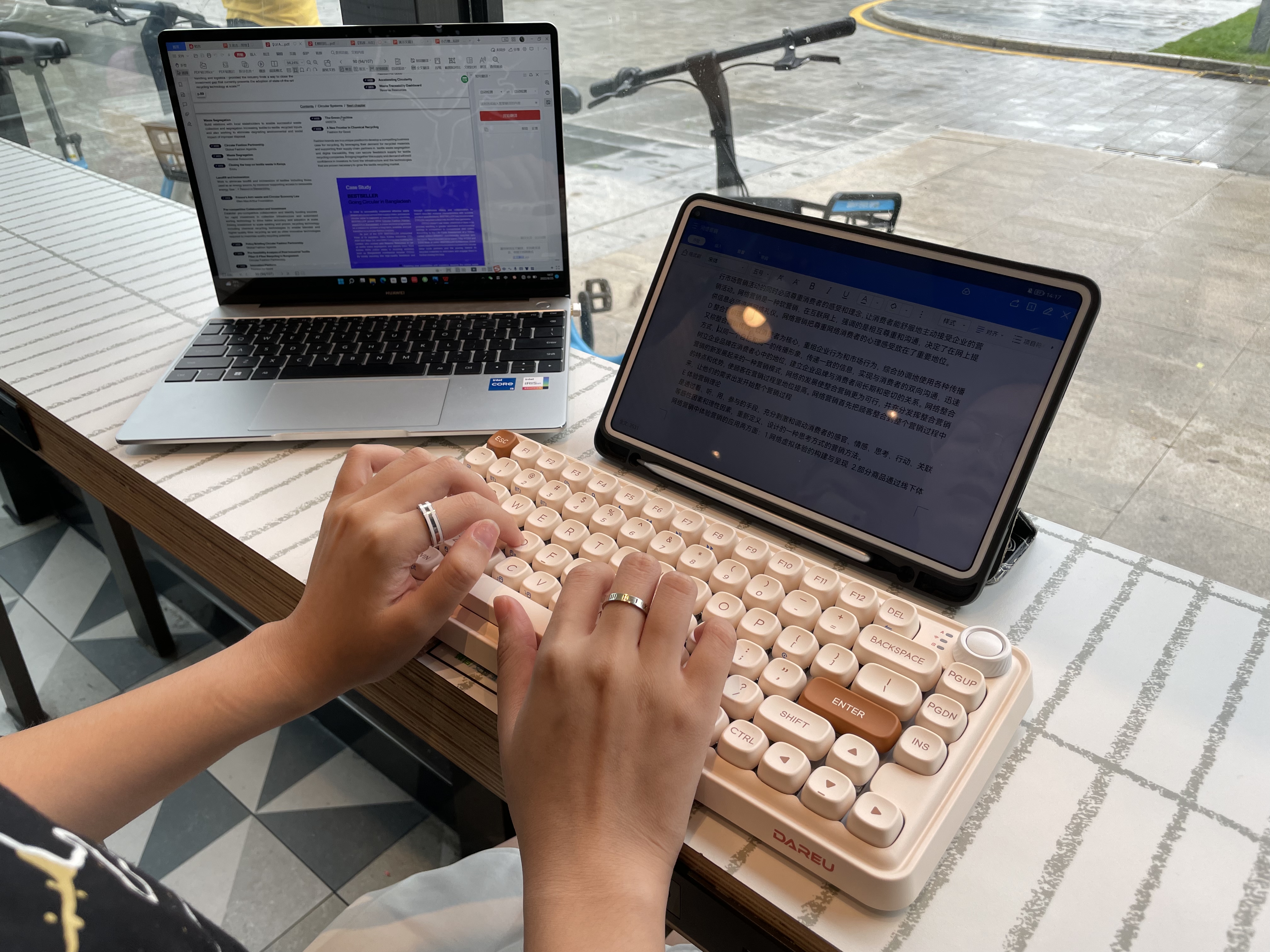 Daryou small square sugar wireless mechanical keyboard，Bluetooth mechanical keyboard，Mechanical keyboard，Mute keyboard，Table setting，wireless keyboard，