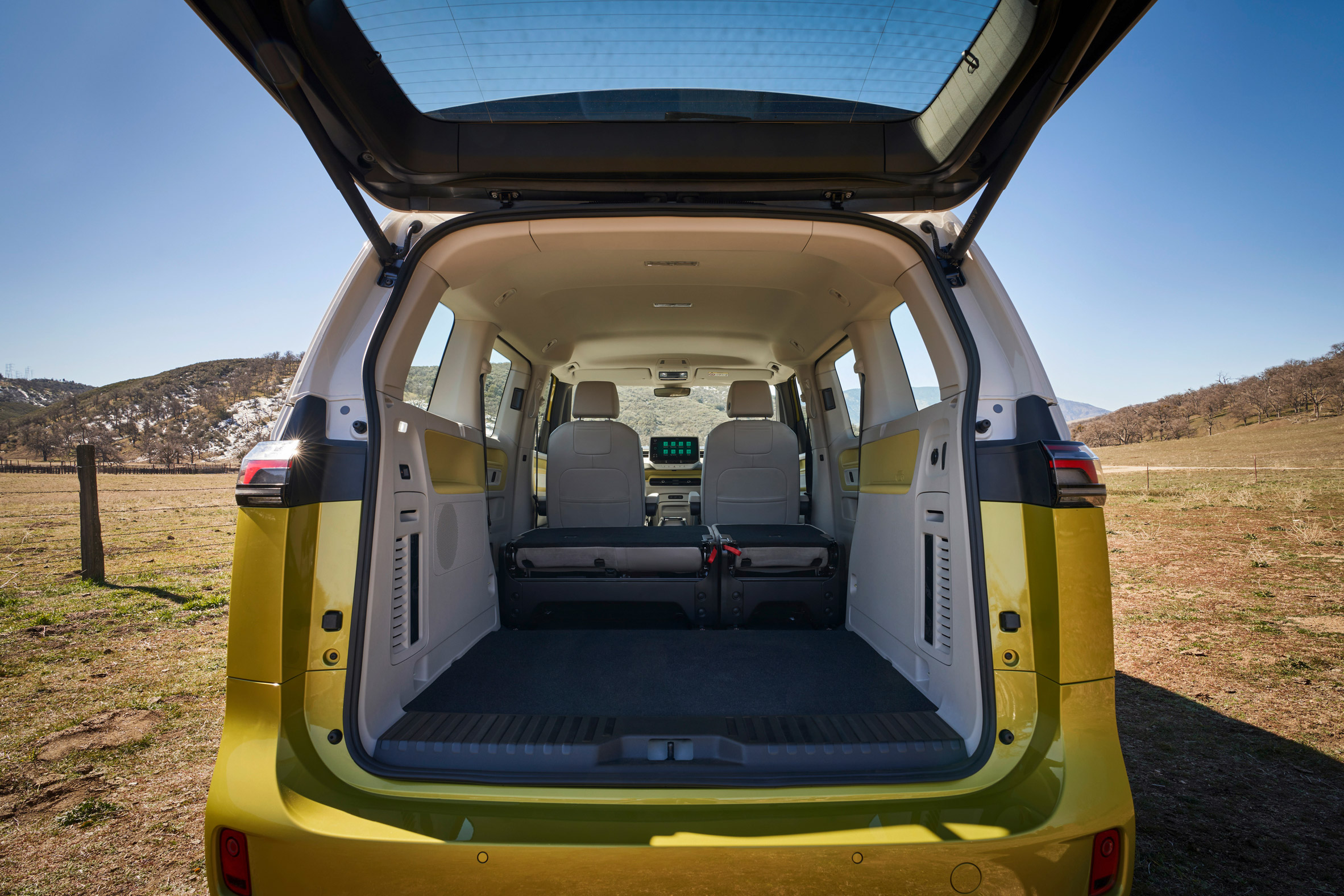 Volkswagen，ID Buzz van，electric vehicle，T1 Transporter，Recycled materials，Variable space，
