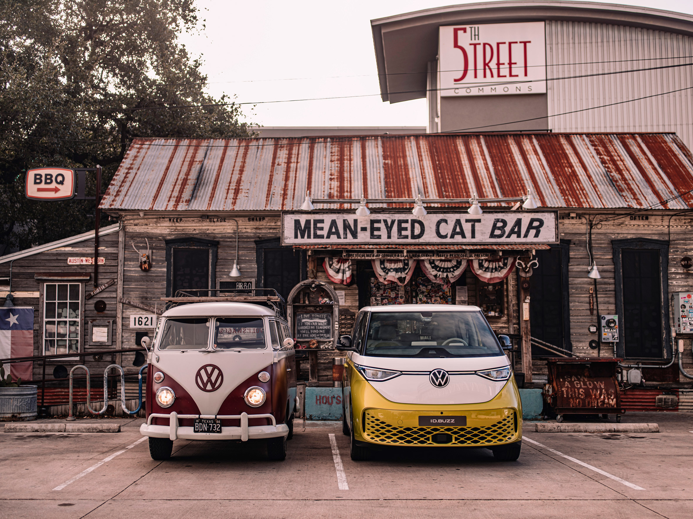 Volkswagen，ID Buzz van，electric vehicle，T1 Transporter，Recycled materials，Variable space，