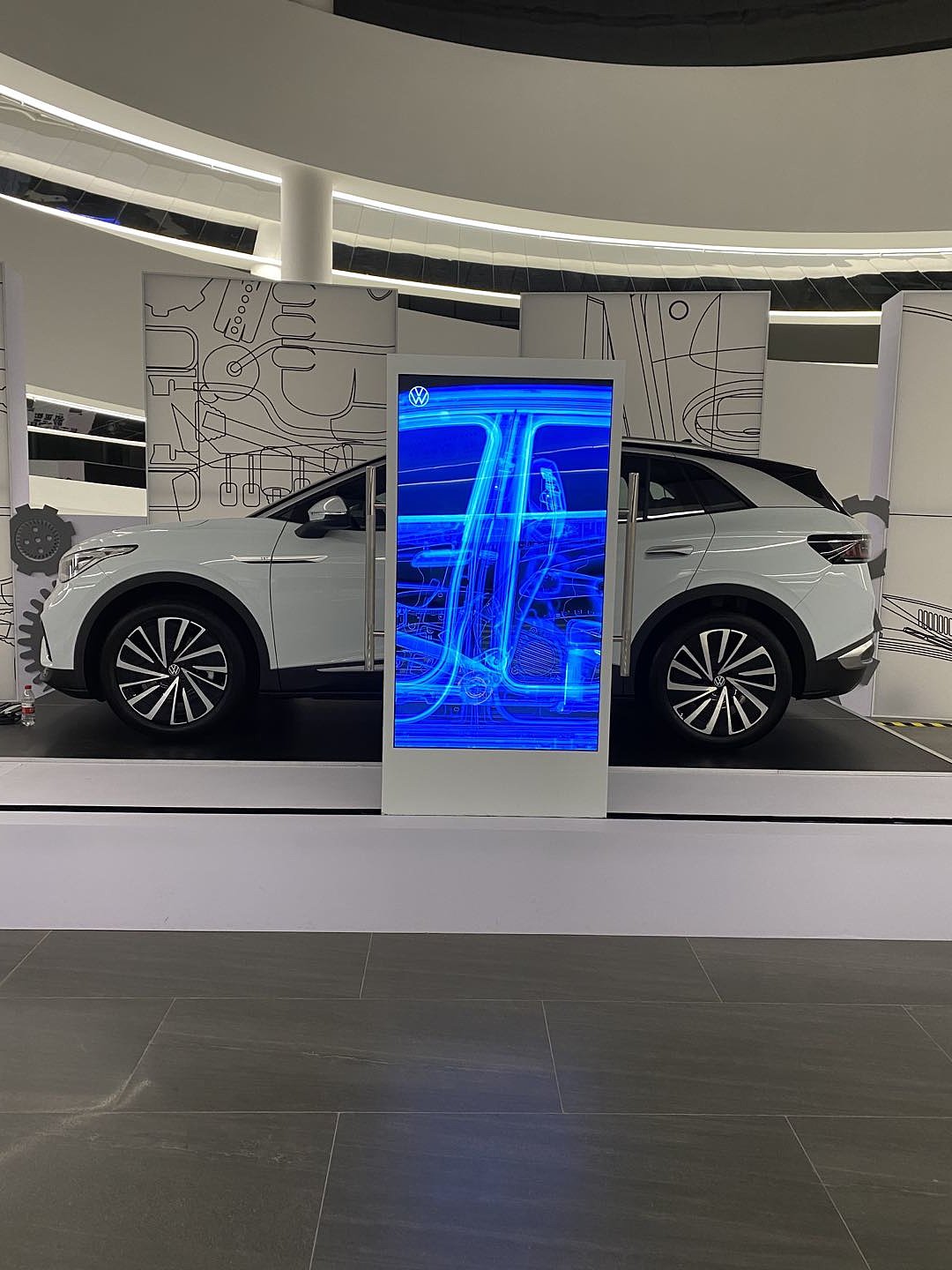 OLED，Floor slide screen，Car screen，
