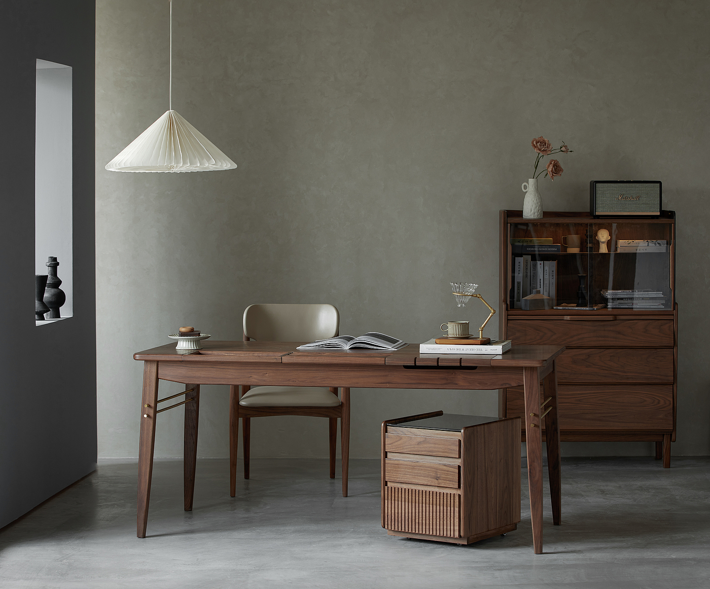 desk，Black walnut，Study decoration，