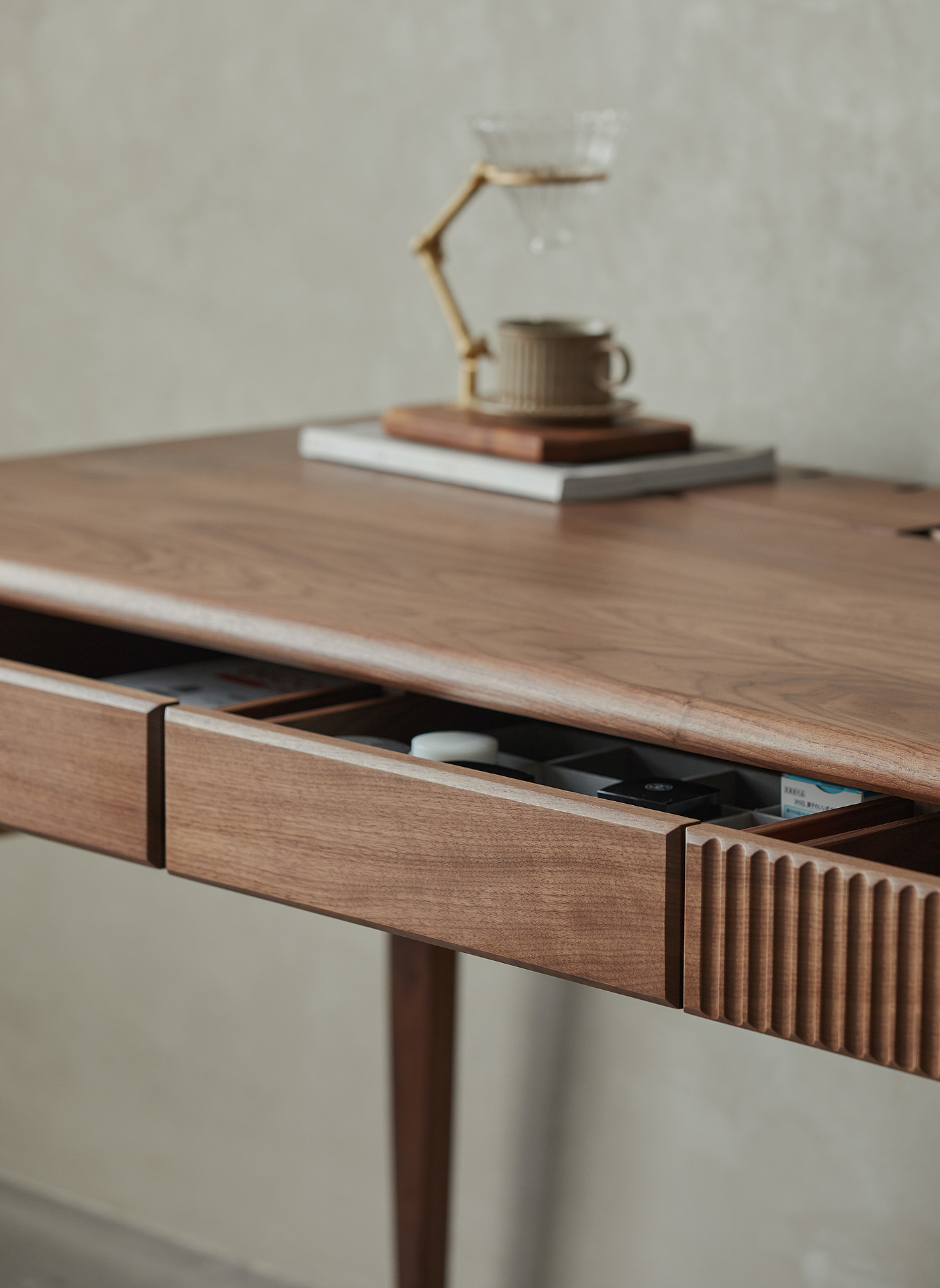 desk，Black walnut，Study decoration，