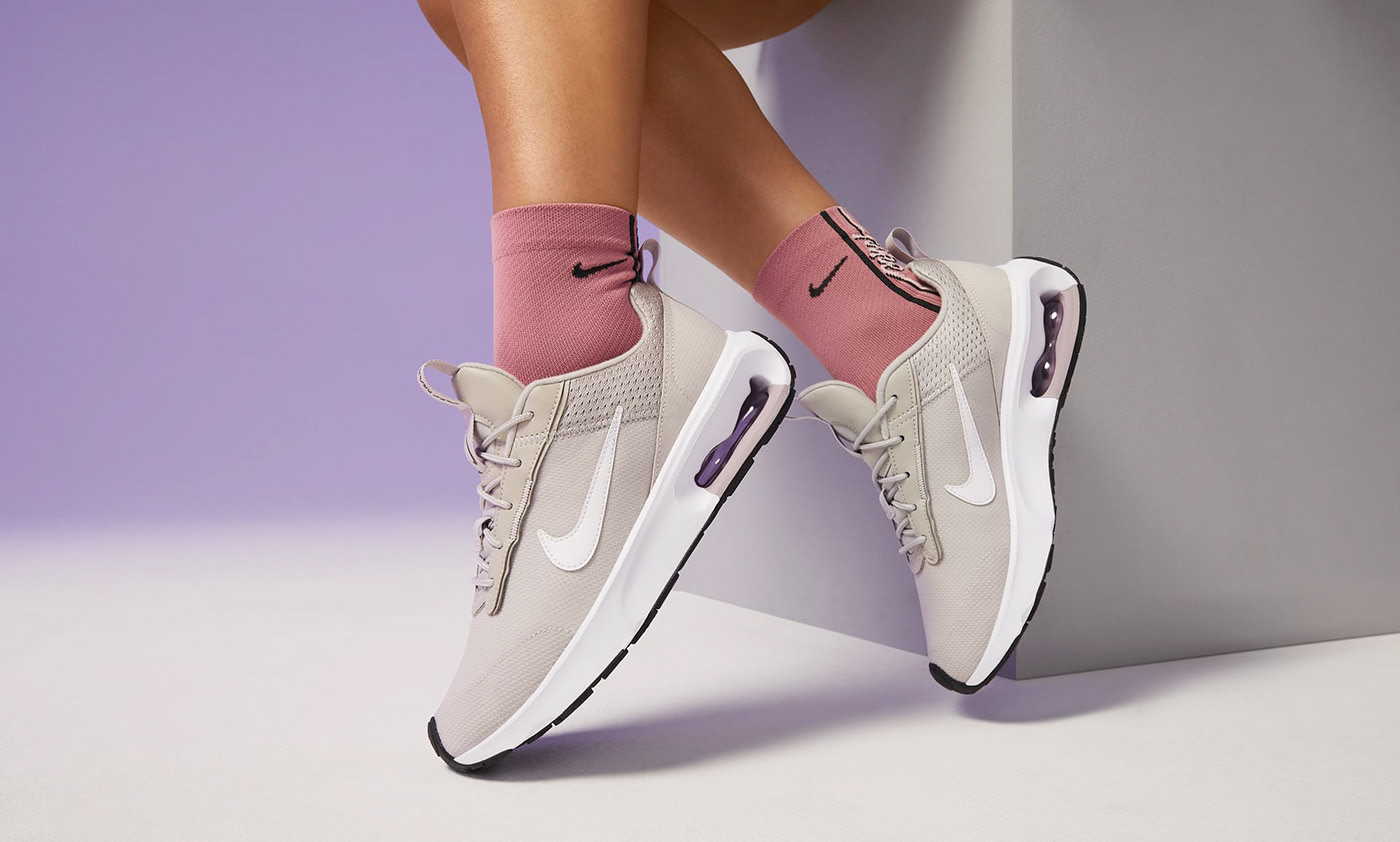 nike，sneakers，Appearance design，skate shoes，