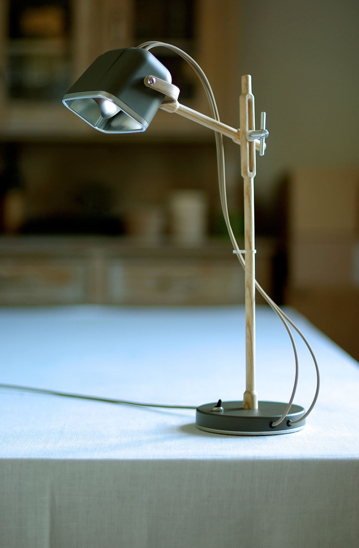 MOB WOOD，Desk lamp，product design，industrial design，