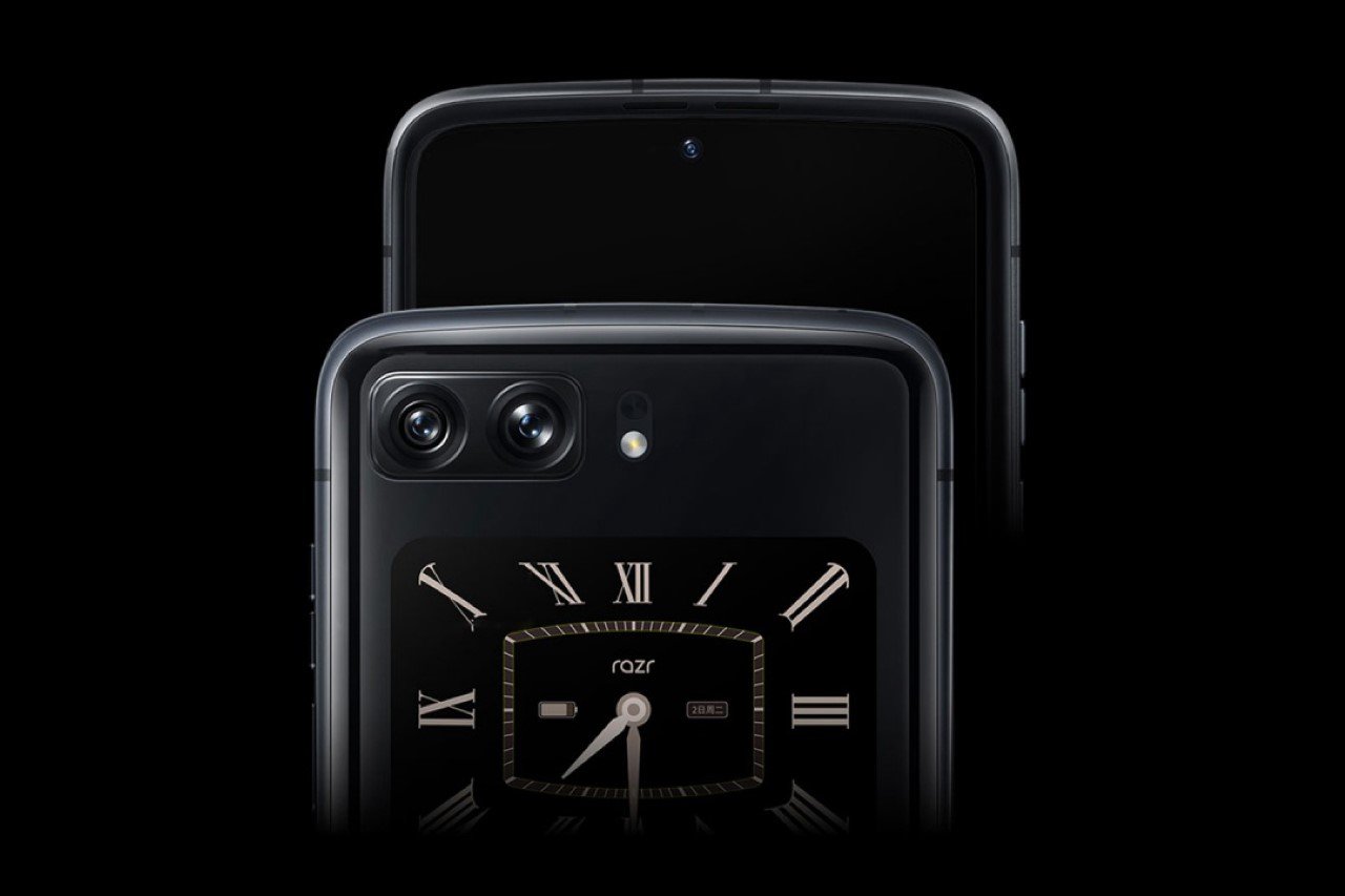 Vertical folding design，Moto Razr 2022，product design，streamline，motorola，