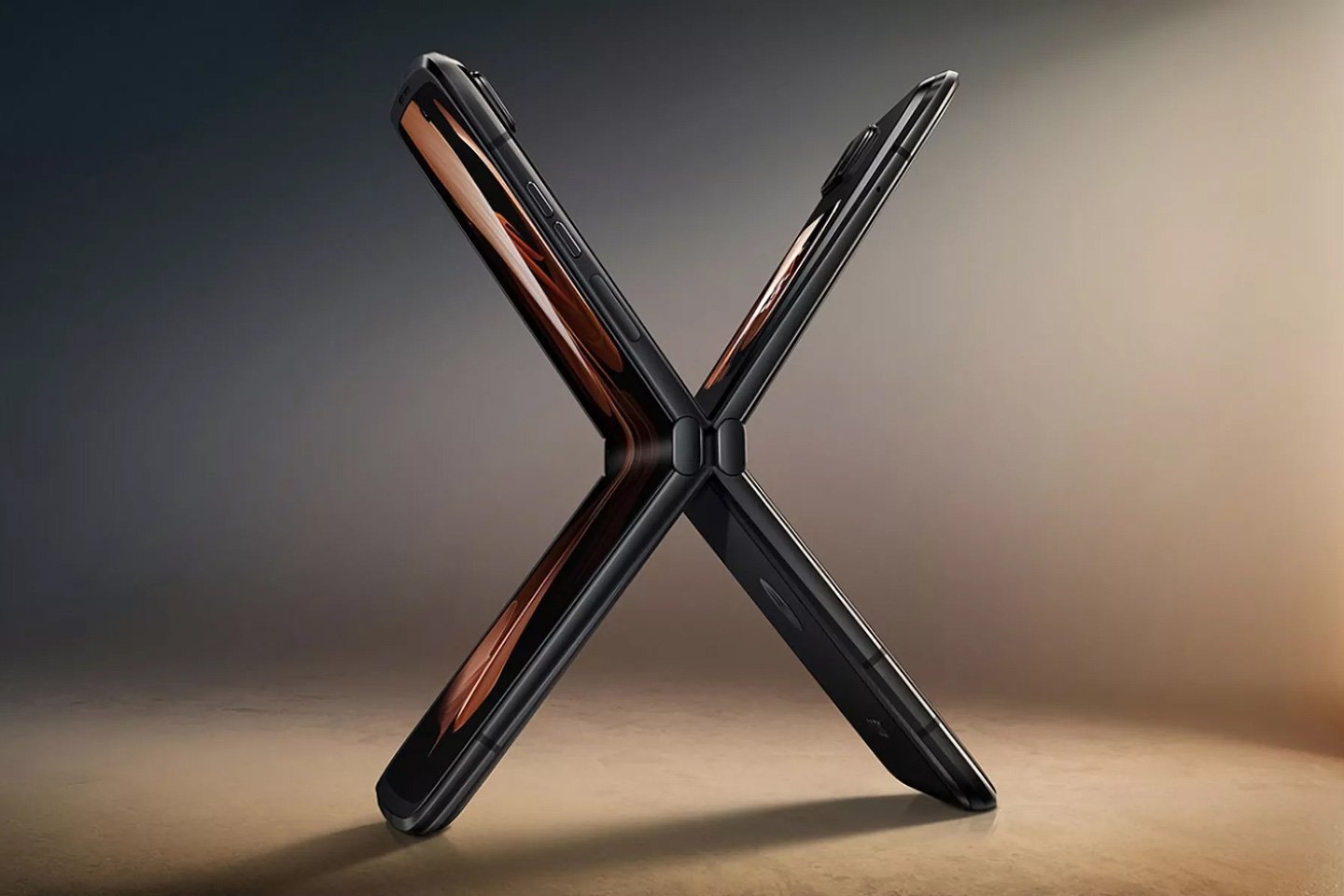 Vertical folding design，Moto Razr 2022，product design，streamline，motorola，