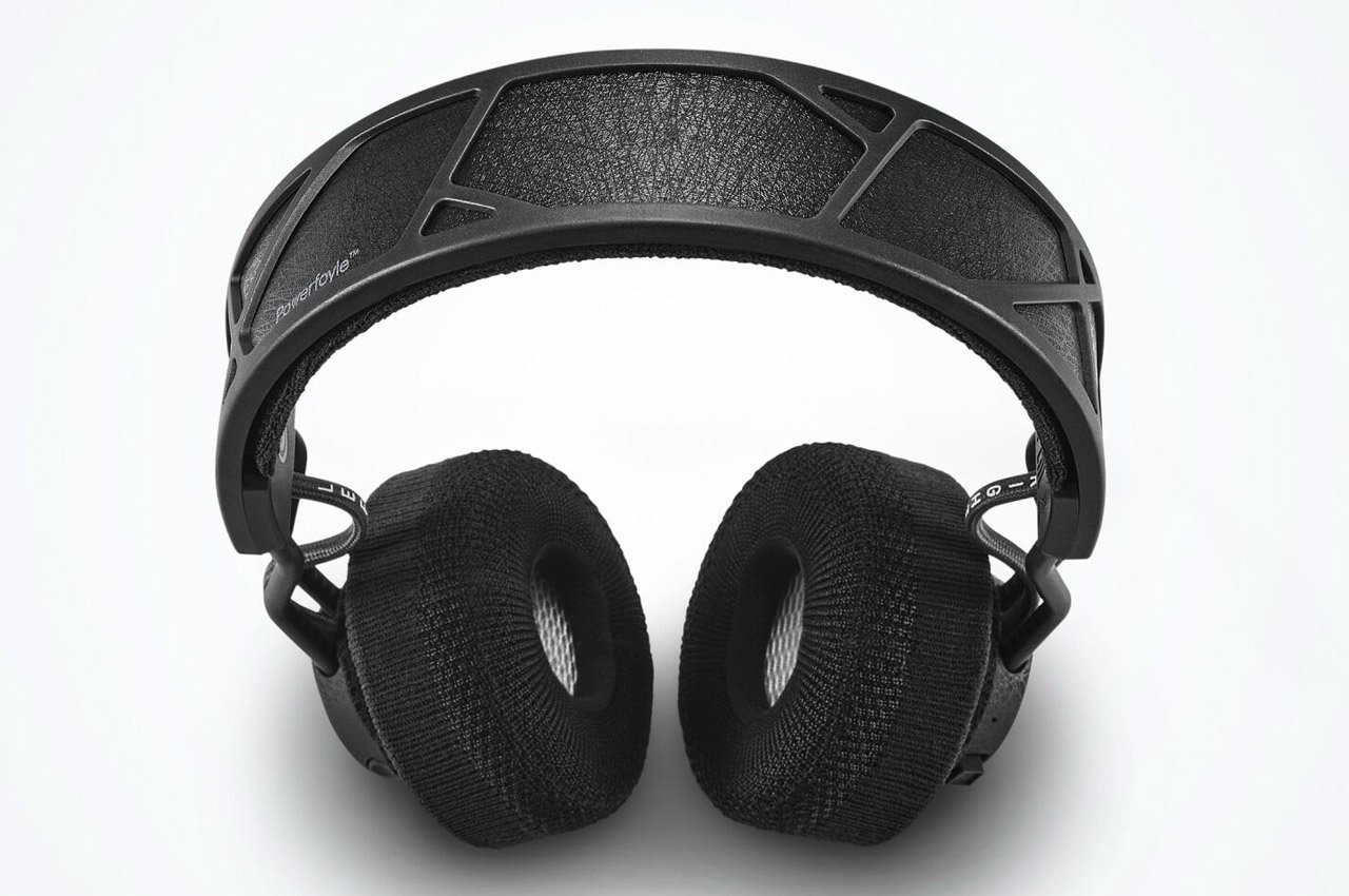adidas，Adidas，Solar Wireless Headset，product design，sustainable，Urbanista Los Angele，Self-charging wireless headset，