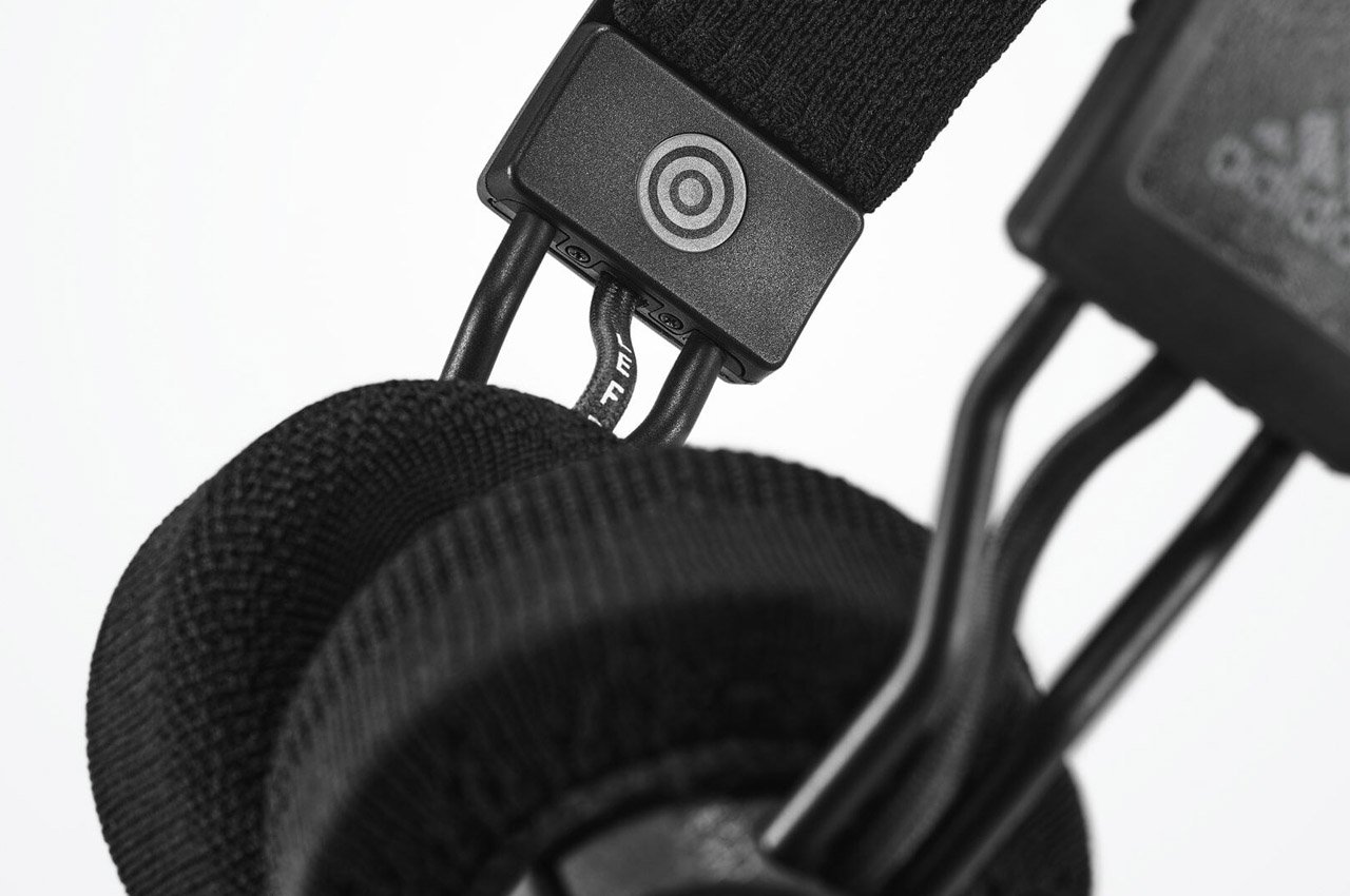 adidas，Adidas，Solar Wireless Headset，product design，sustainable，Urbanista Los Angele，Self-charging wireless headset，