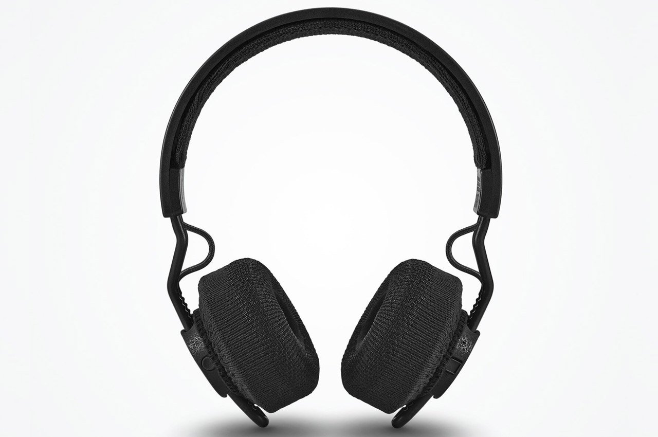 adidas，Adidas，Solar Wireless Headset，product design，sustainable，Urbanista Los Angele，Self-charging wireless headset，