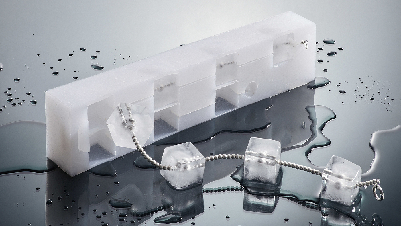 Ice Cube Necklace，product design，luxury goods，OoOoooOoooOh la l'ic，Golem，ice block，Laila El Mehelmy，