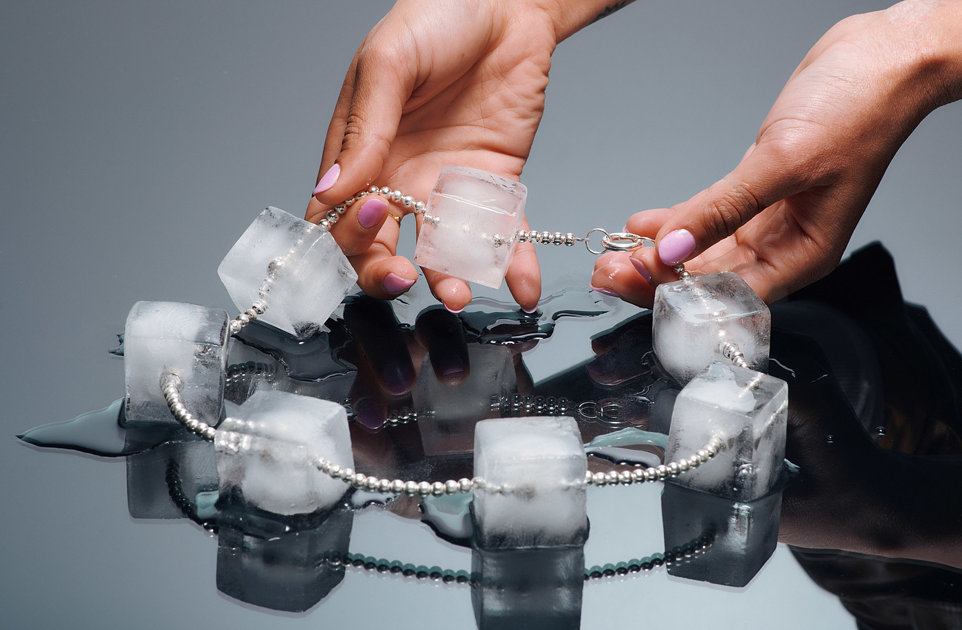 Ice Cube Necklace，product design，luxury goods，OoOoooOoooOh la l'ic，Golem，ice block，Laila El Mehelmy，