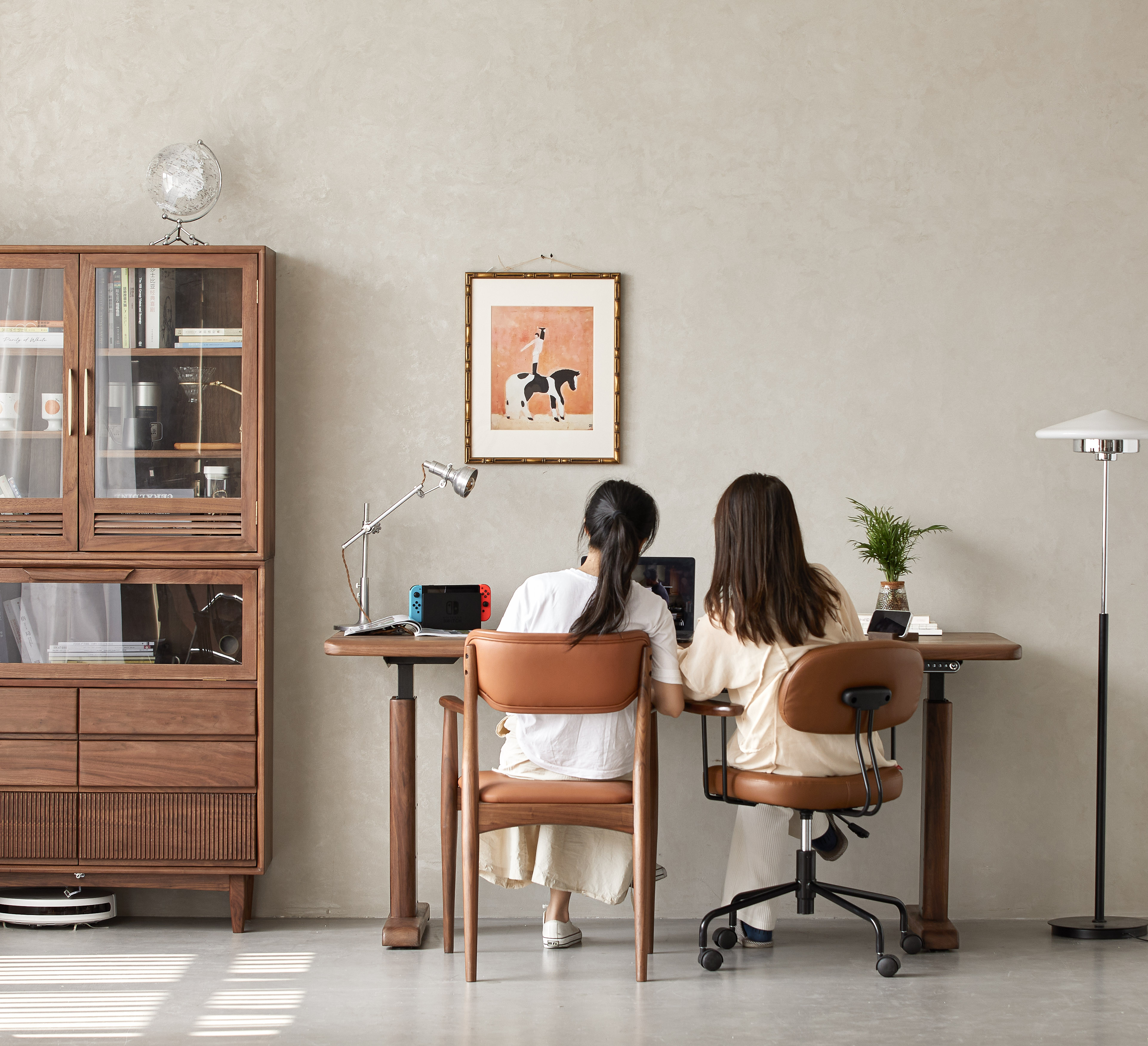 small office , home office，Lifting table，Desk design，Solid wood furniture，North American black walnut，