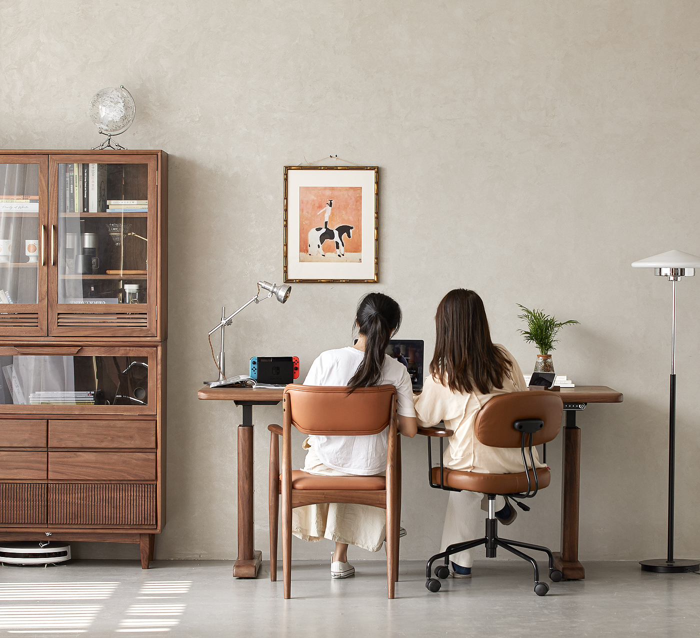 small office , home office，Lifting table，Desk design，Solid wood furniture，North American black walnut，