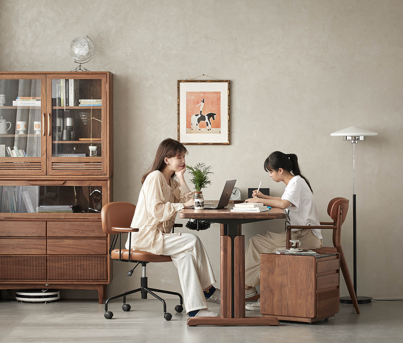 small office , home office，Lifting table，Desk design，Solid wood furniture，North American black walnut，