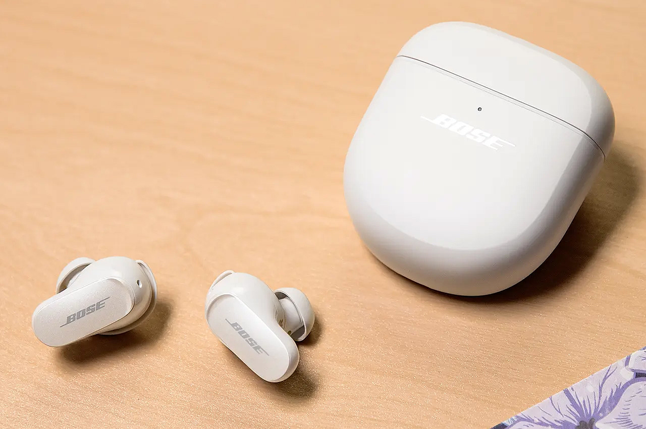 Wireless headset，noise reduction，Bluetooth，CustomTune，