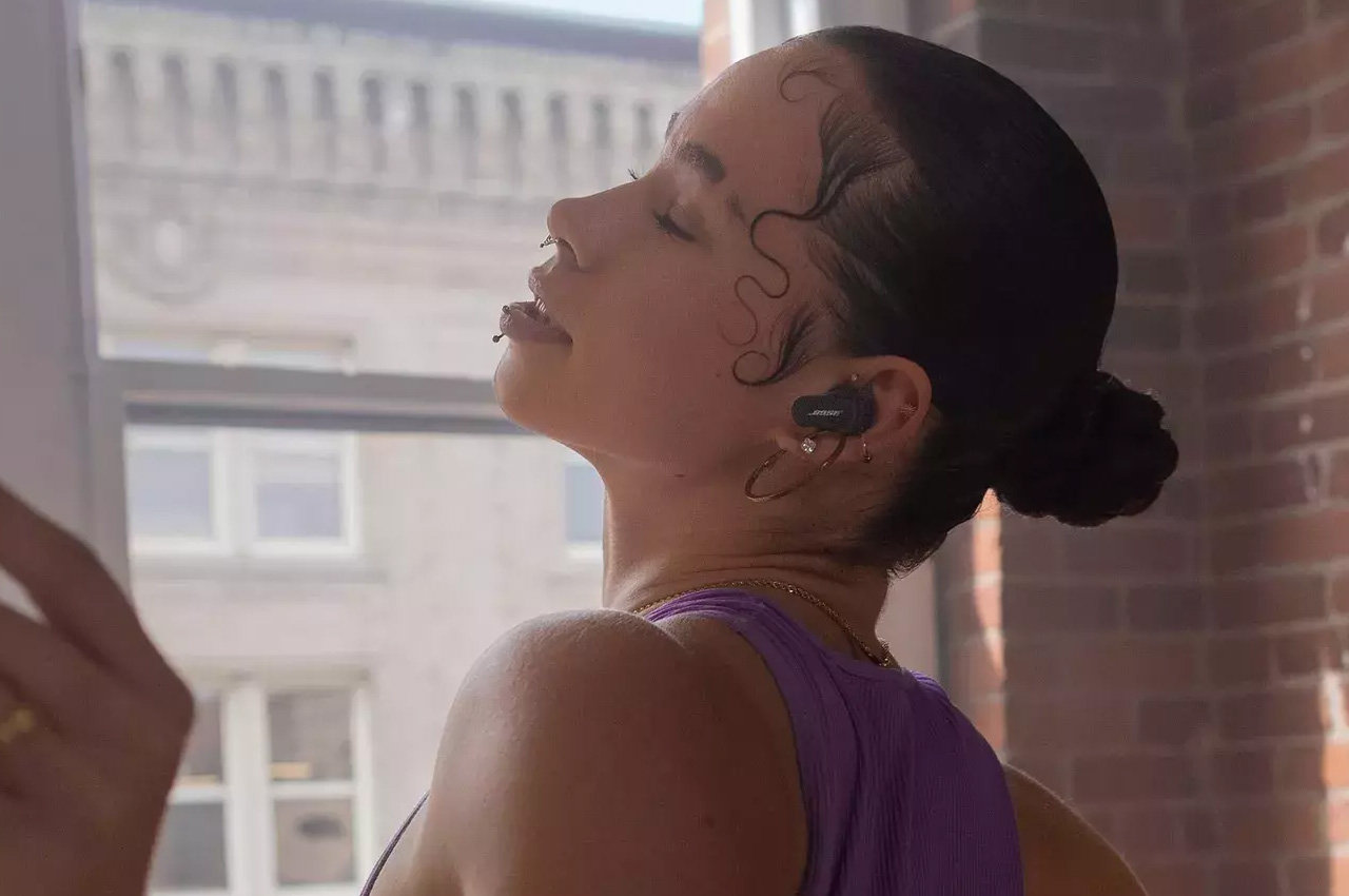 Wireless headset，noise reduction，Bluetooth，CustomTune，