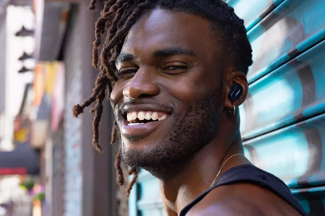 Wireless headset，noise reduction，Bluetooth，CustomTune，