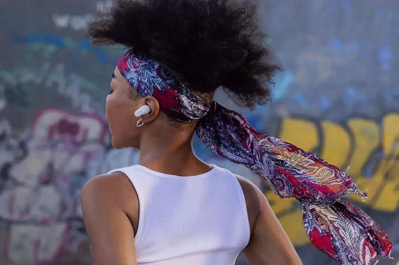 Wireless headset，noise reduction，Bluetooth，CustomTune，