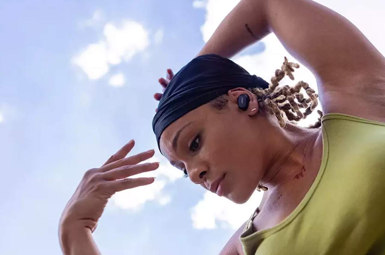 Wireless headset，noise reduction，Bluetooth，CustomTune，