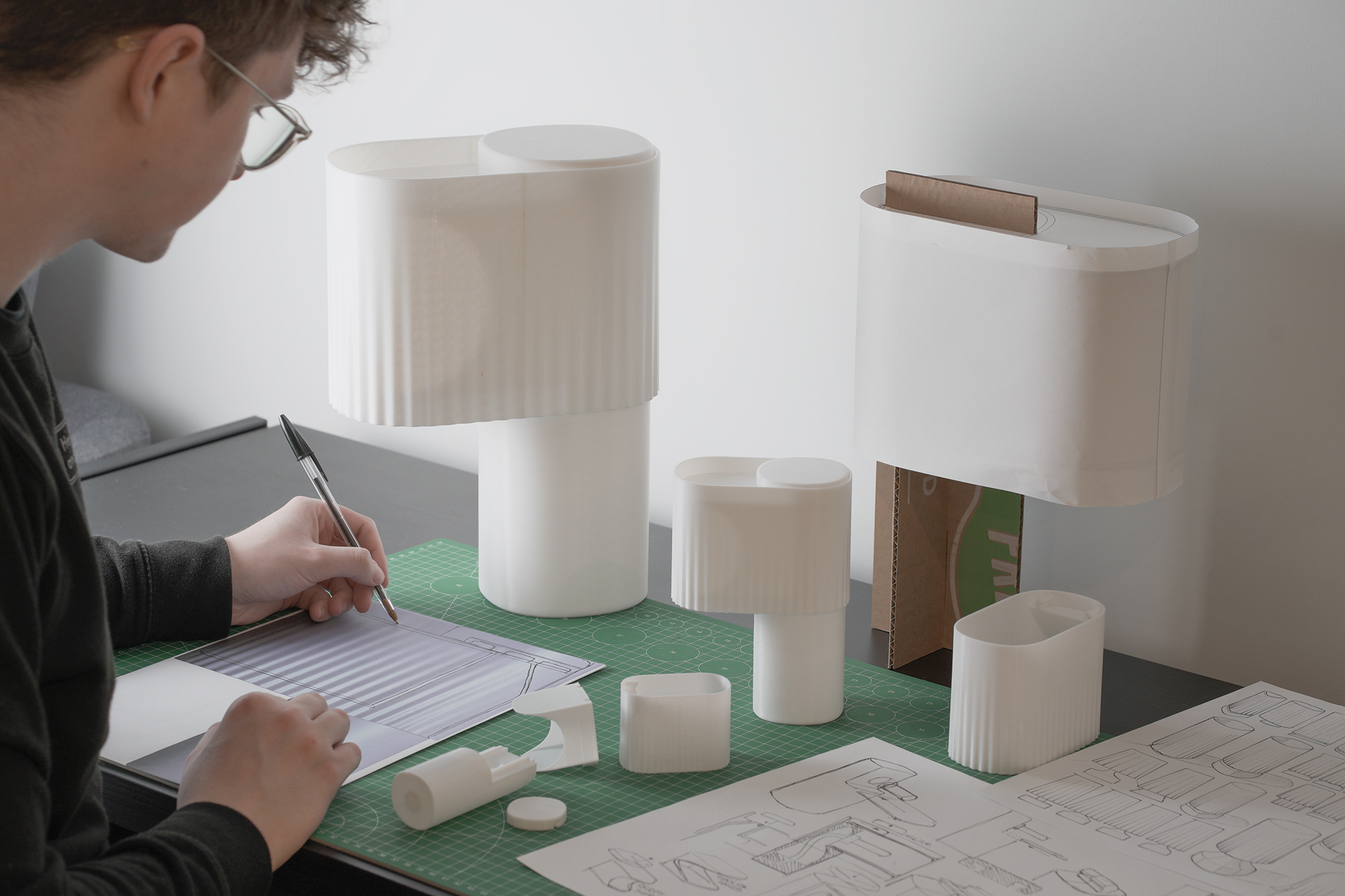 Encore Table Light，innovate，Simplicity，grace，