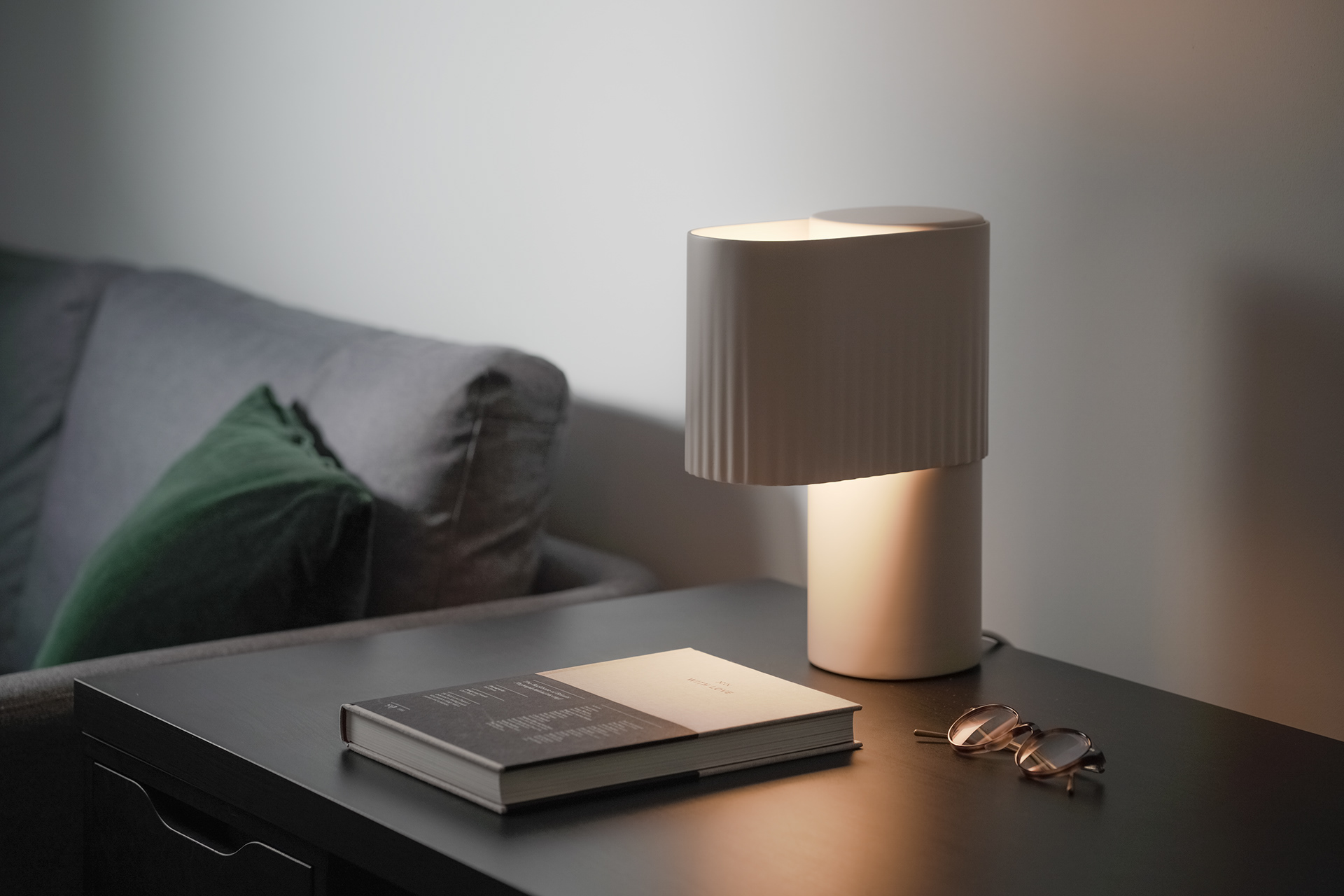 Encore Table Light，innovate，Simplicity，grace，