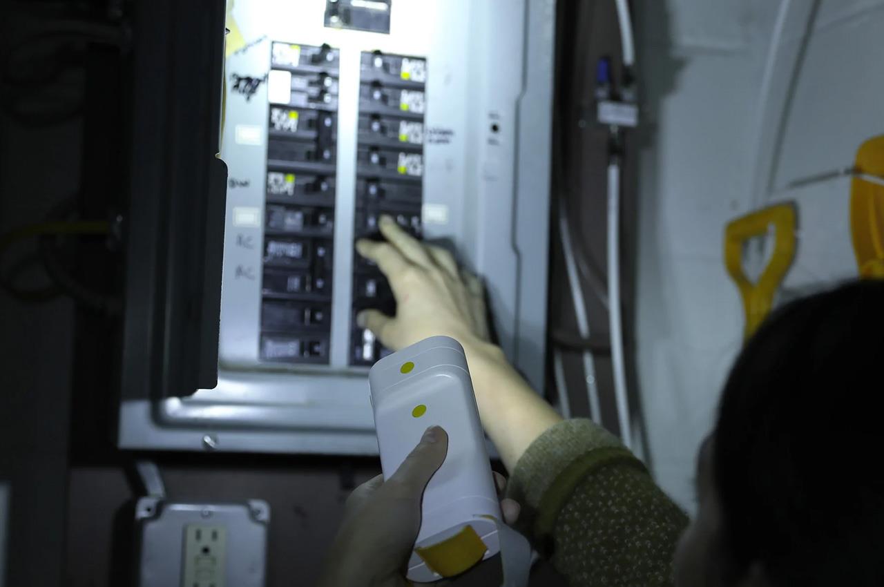 electric light，Headwear，Simplicity，exquisite，Appearance design，product design，Portable，