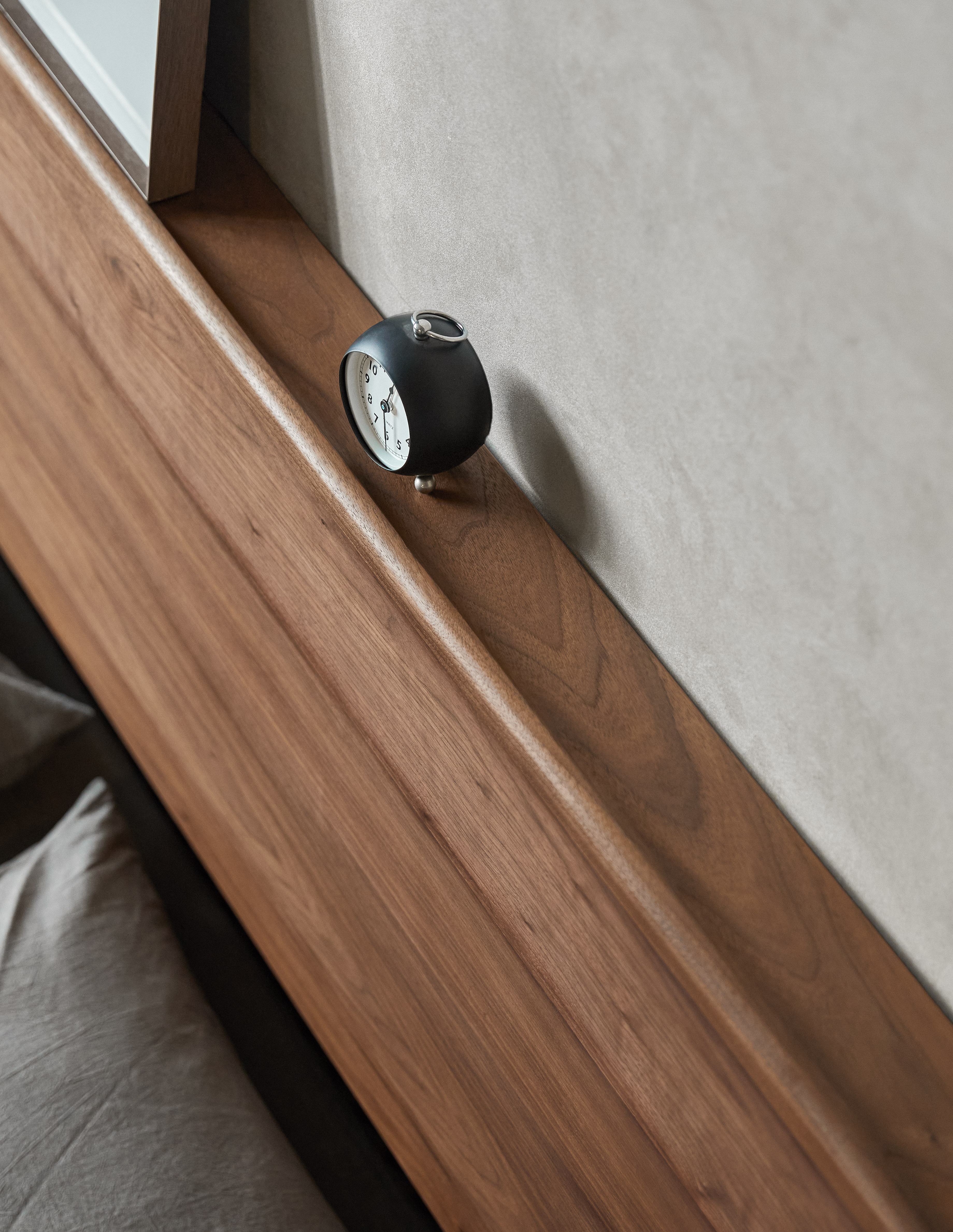 furniture design ，Bedroom decoration，North American black walnut，Solid wood bed，