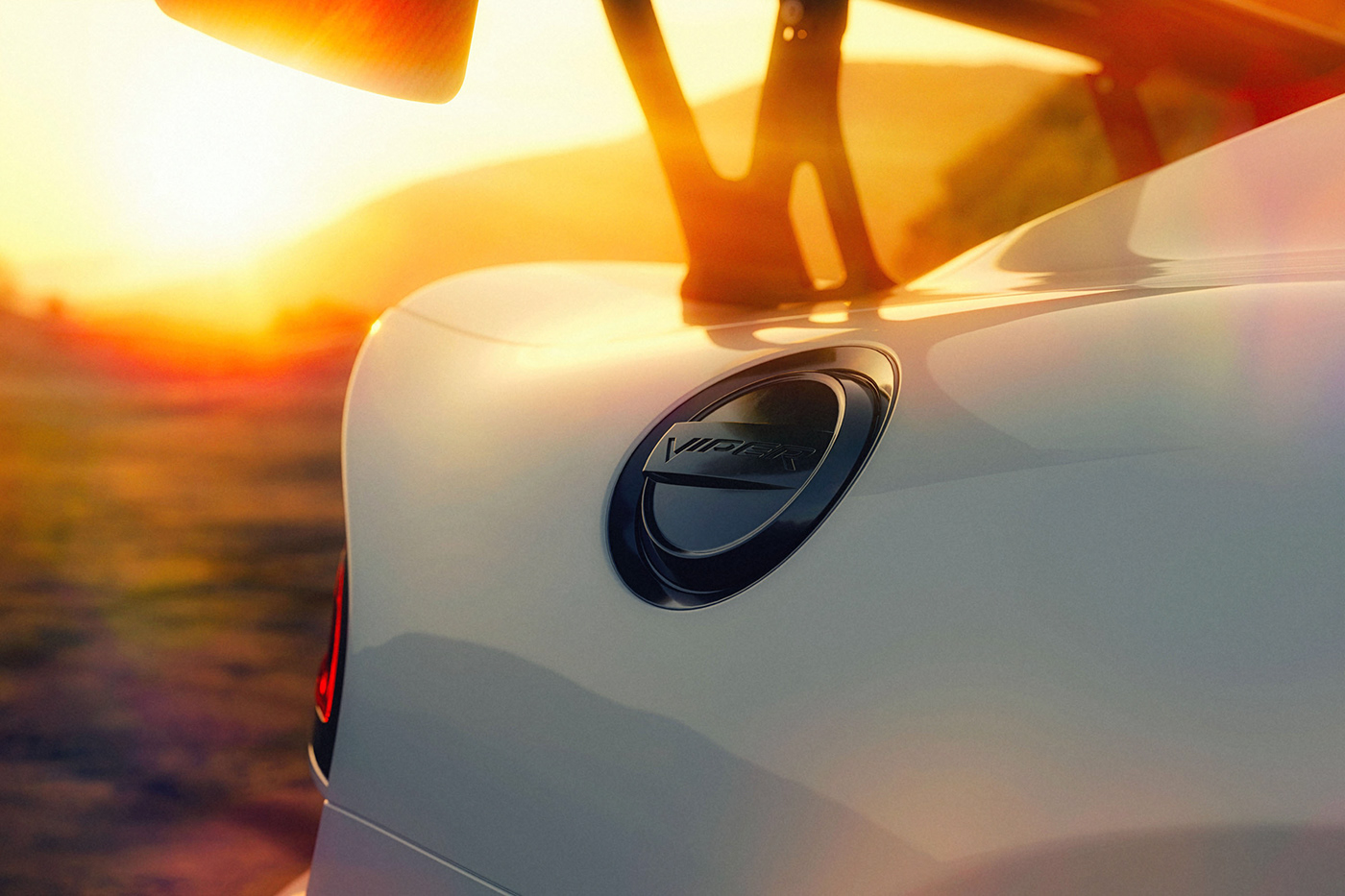 Sergey Poltavskiy，‎tikistudios ‎，Dodge Viper ACR，Automobile design，product design，Ergonomics，