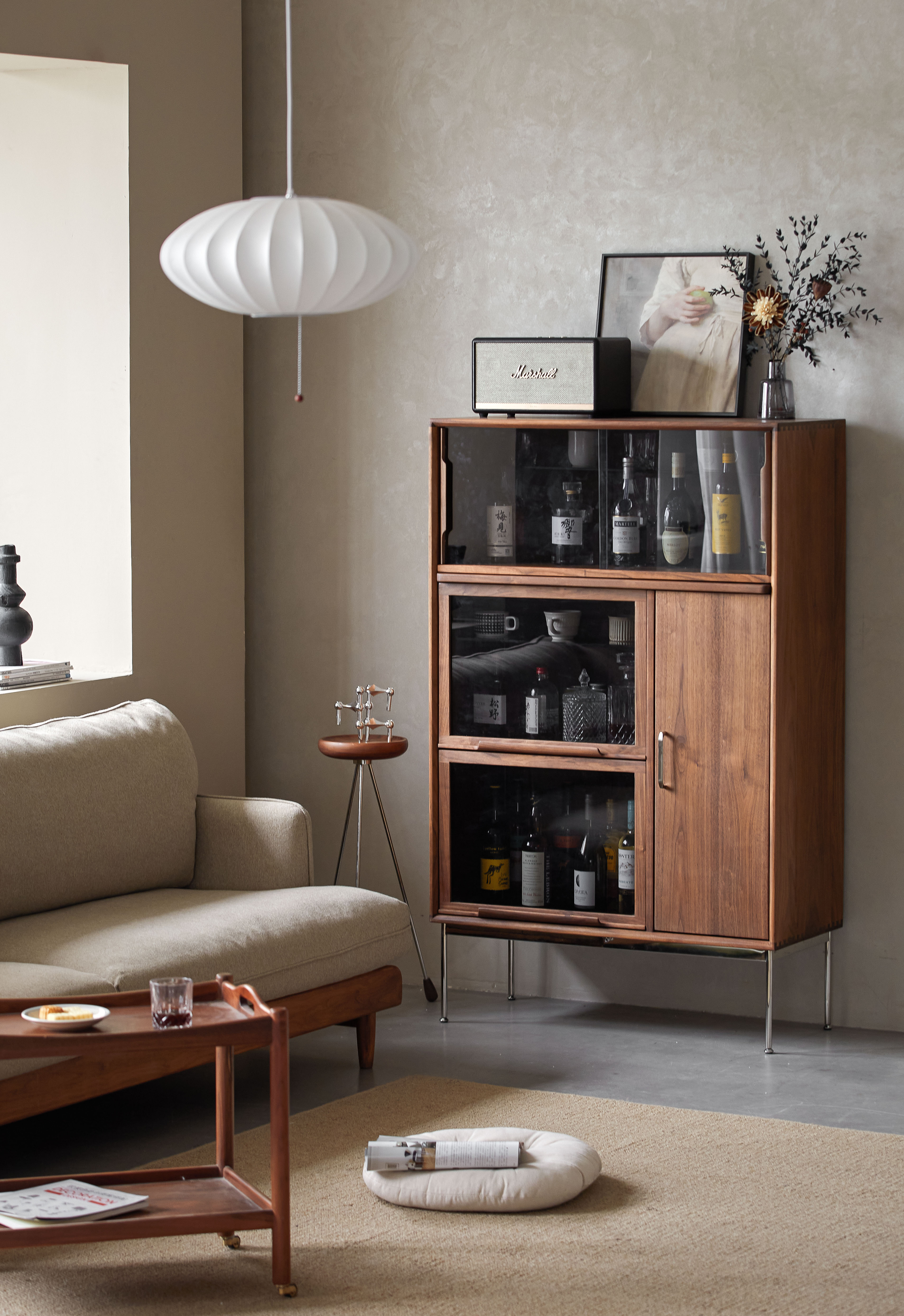 wine cabinet，North American black walnut，furniture design ，