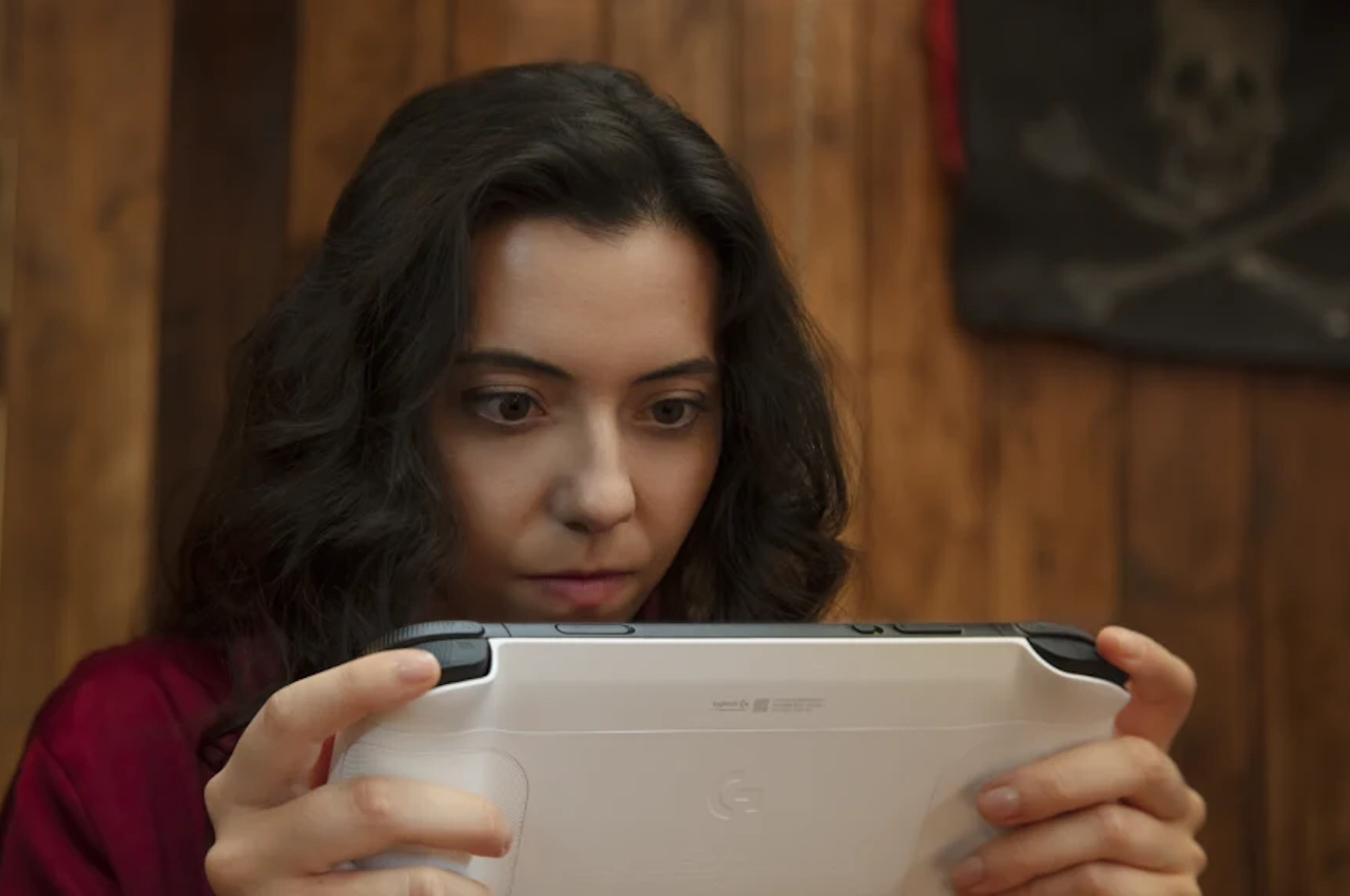 game，Logitech，Handheld device，product design，Design，