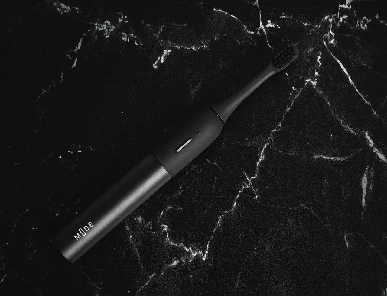 Electric toothbrush，MagSafe，black，