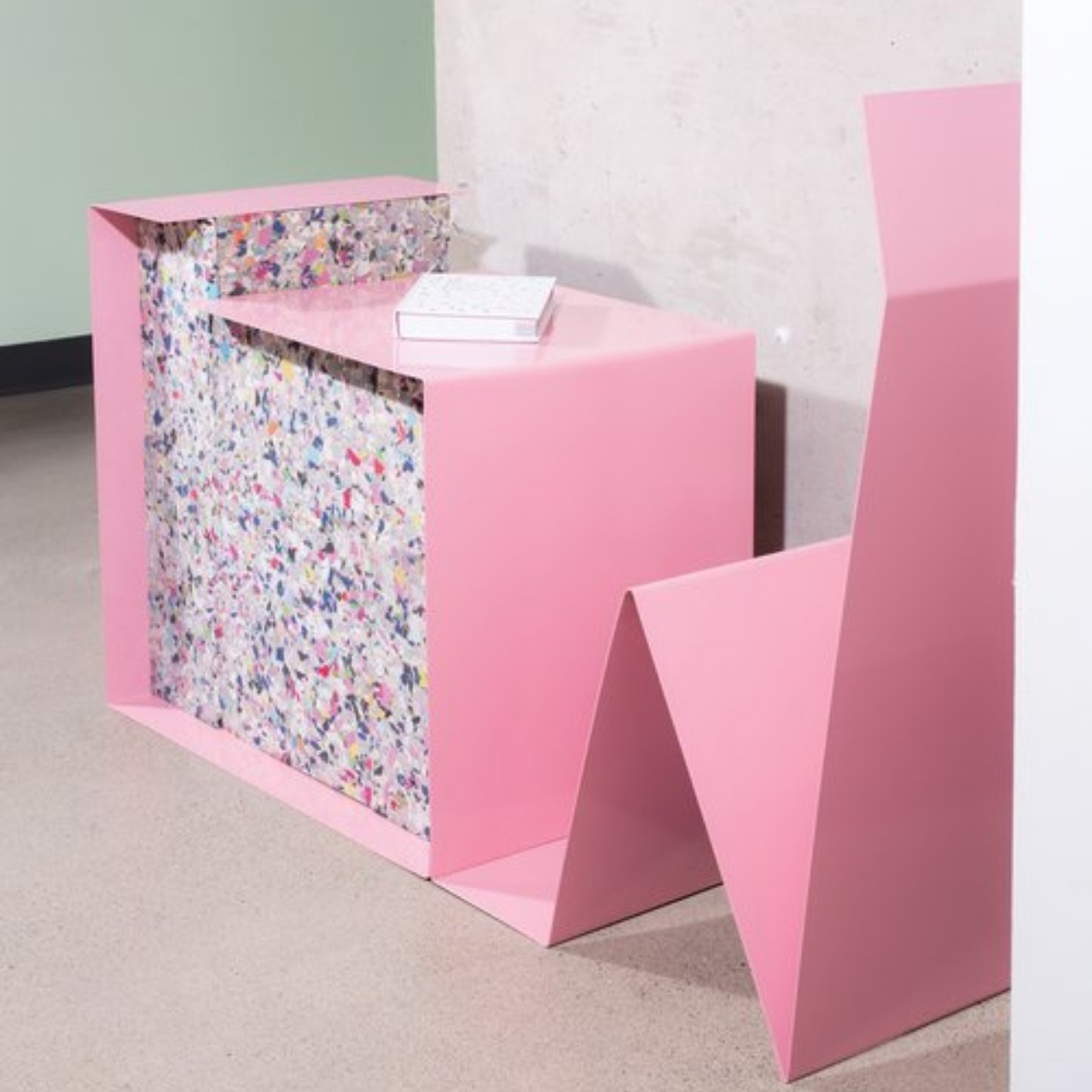 Waste utilization，shoes，Design，Environmental protection materials，Recycled materials，Public seat，bookshelf，