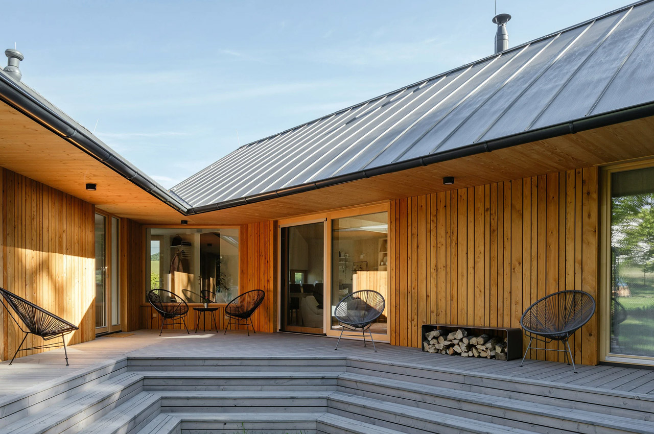 house，wooden ，V-type，cozy，