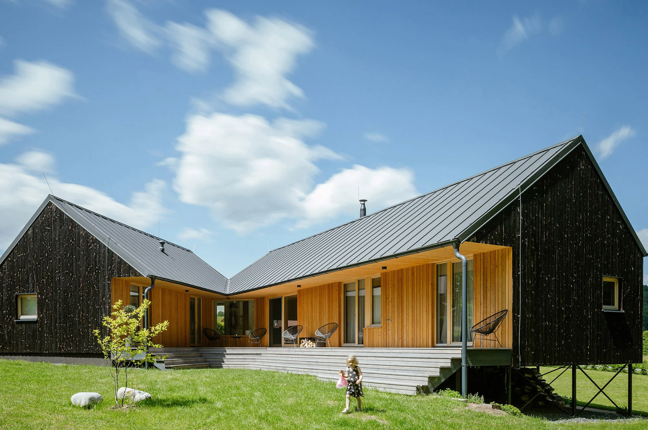house，wooden ，V-type，cozy，