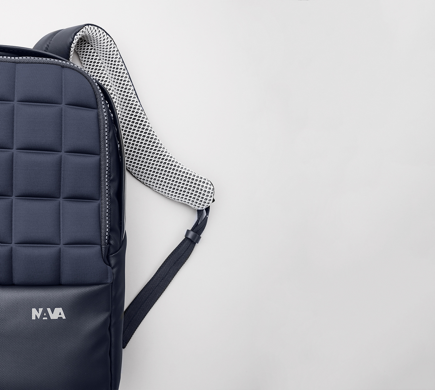 knapsack，both shoulders，motion，fashion，