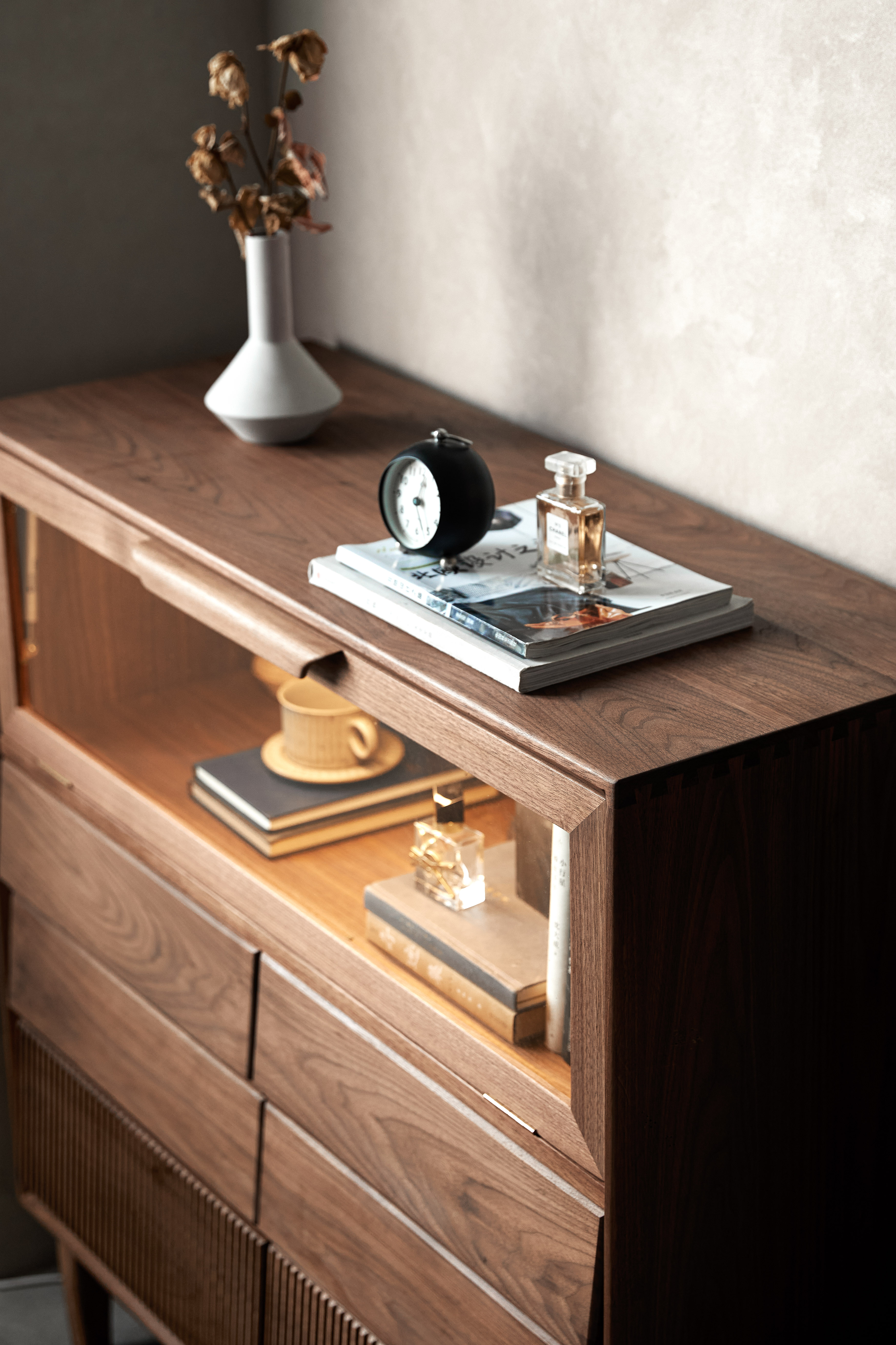 North American black walnut，furniture design ，Solid wood furniture，Bookcase design，Storage cabinet，Study design，